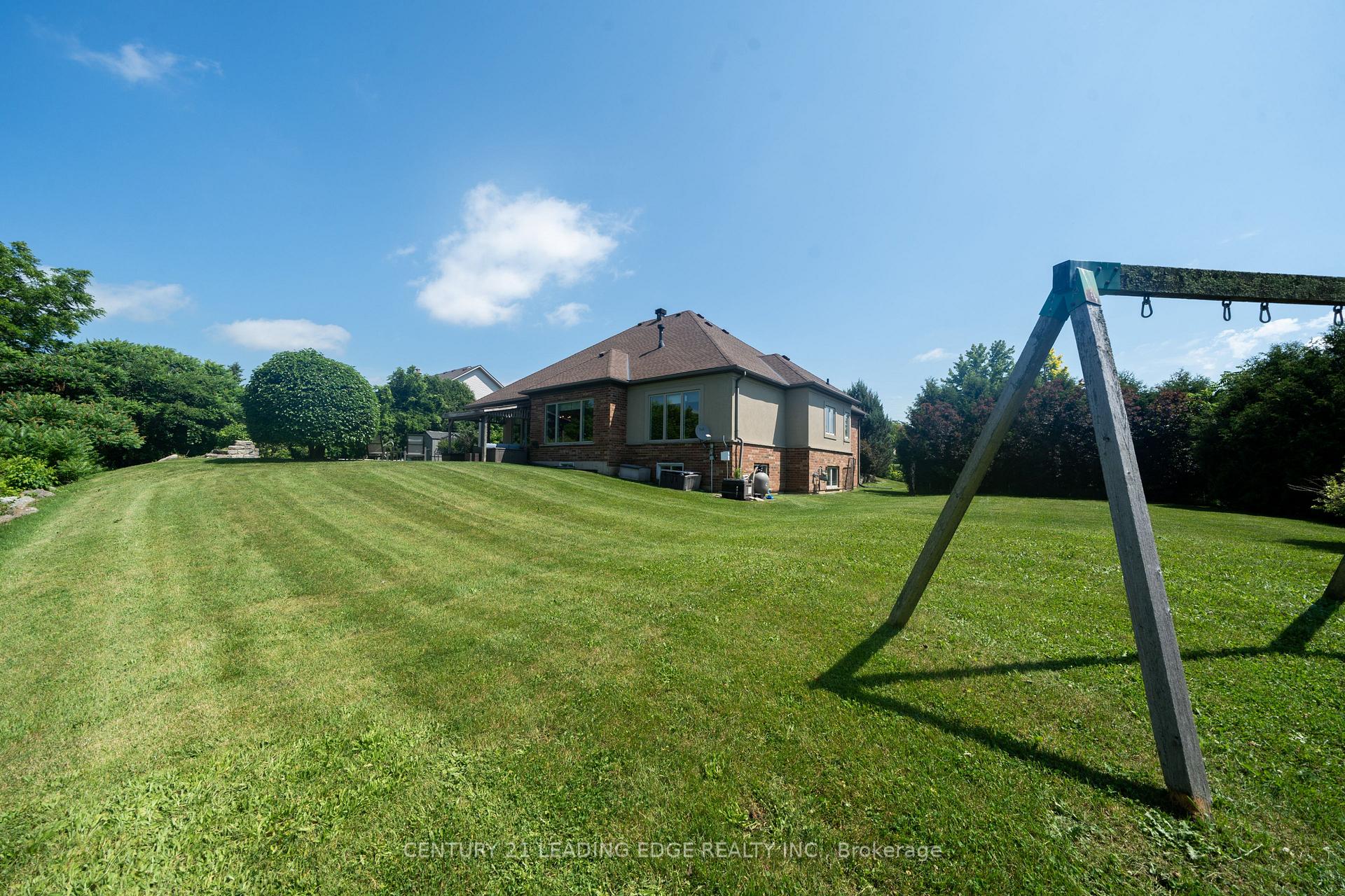 Photo 40 of 27 Karendale Crescent, Hamilton, Freelton — HOMEH