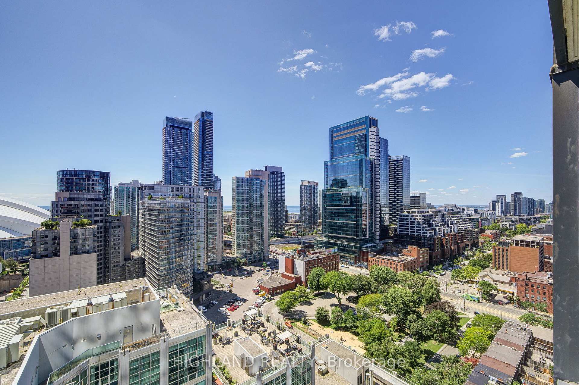 Photo 3 of Unit 2106, 88 Blue Jays Way, Toronto, Waterfront Communities — HOMEH