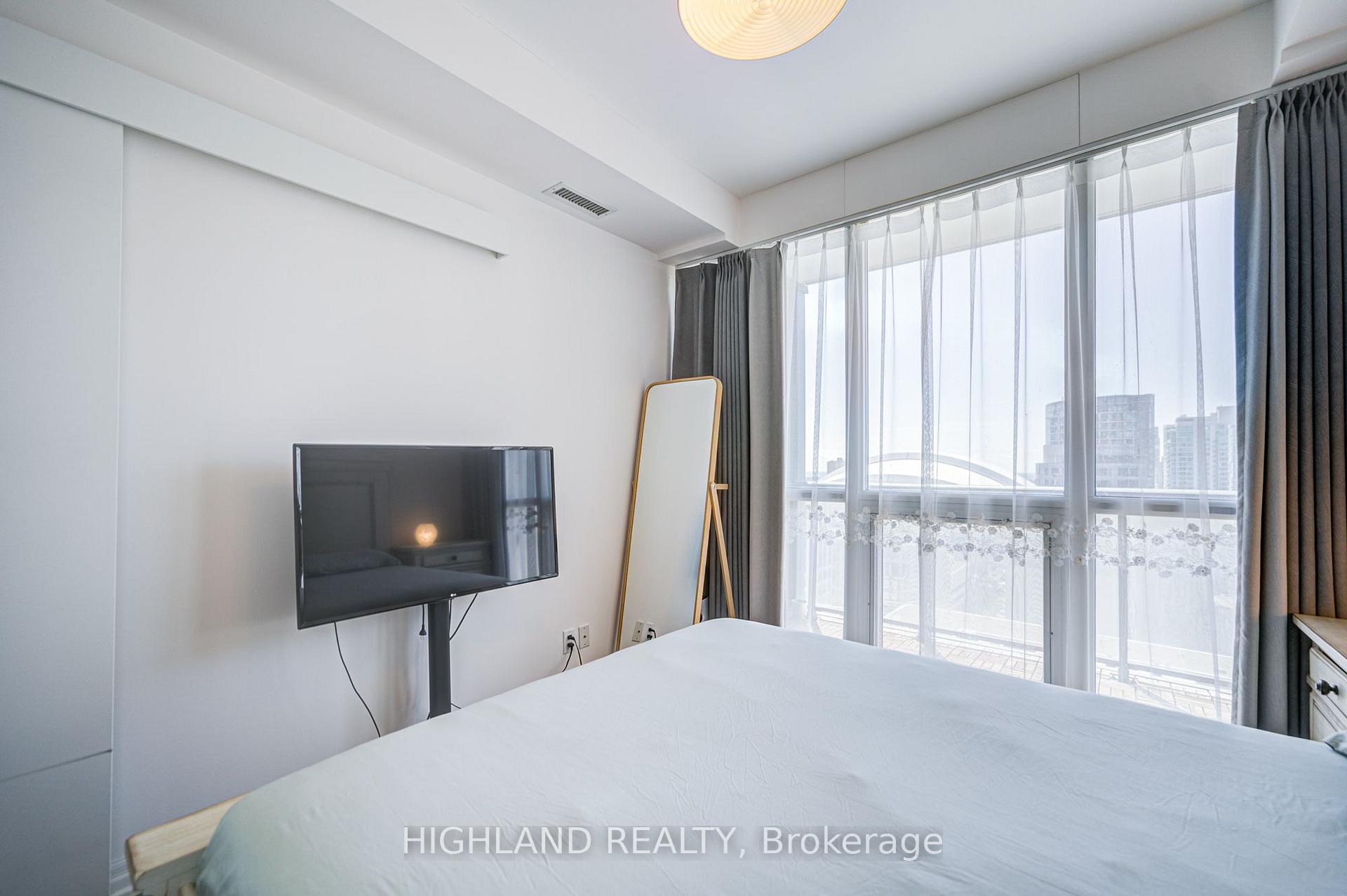 Photo 18 of Unit 2106, 88 Blue Jays Way, Toronto, Waterfront Communities — HOMEH