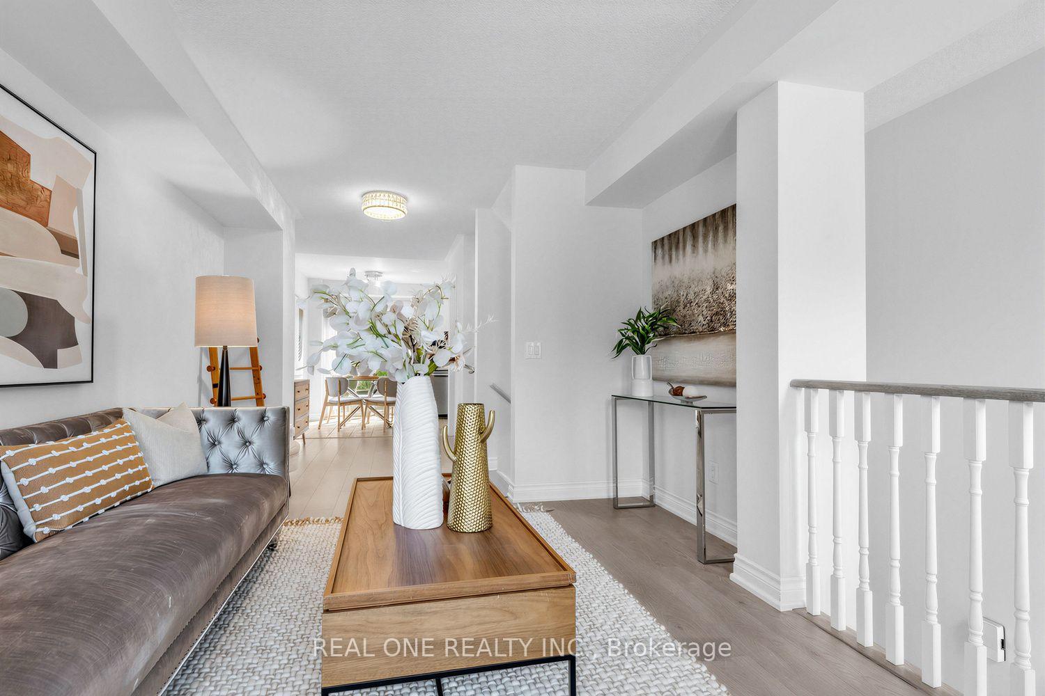 Photo 7 of 43 Bethune Way, Markham, Milliken Mills East — HOMEH