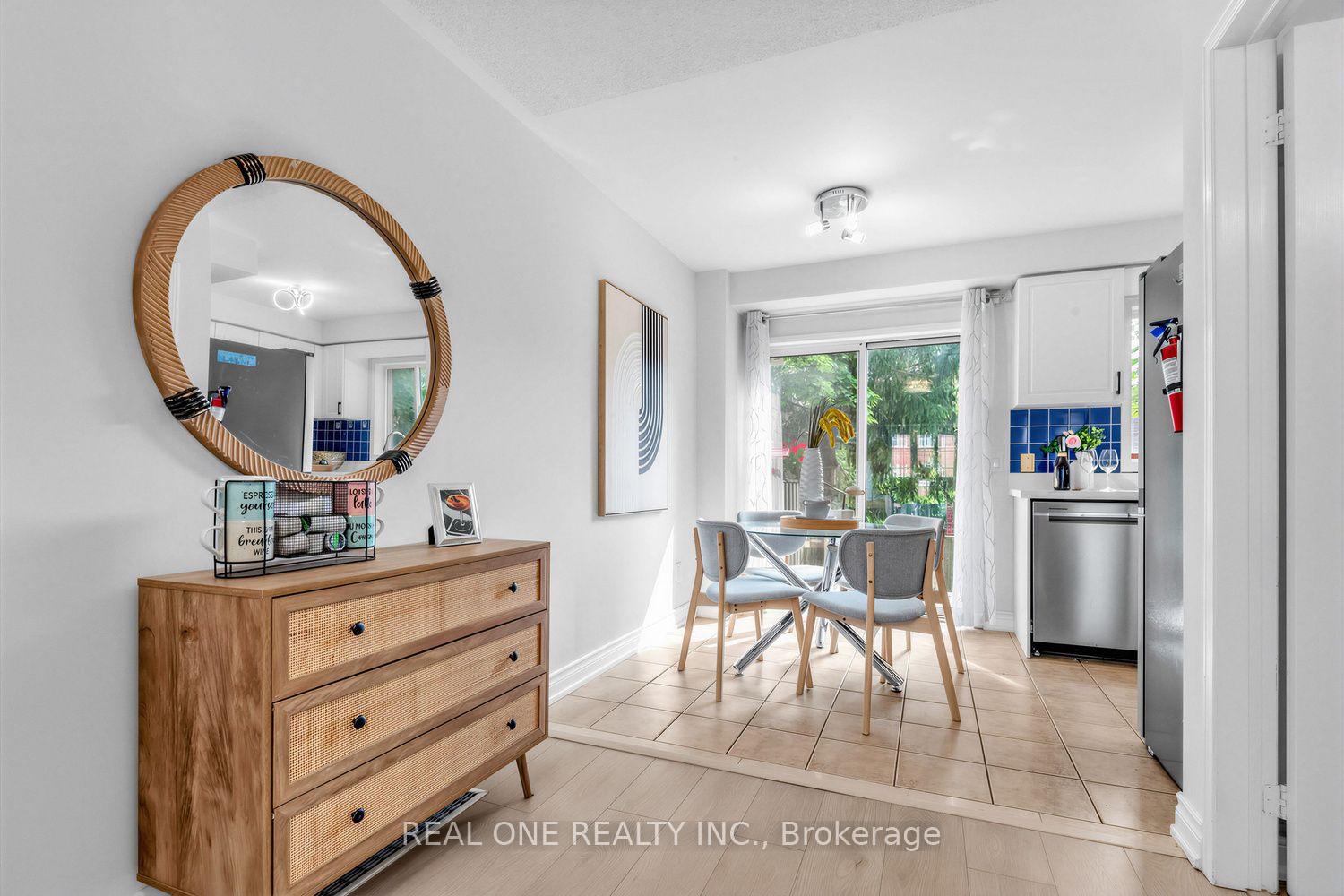 Photo 8 of 43 Bethune Way, Markham, Milliken Mills East — HOMEH
