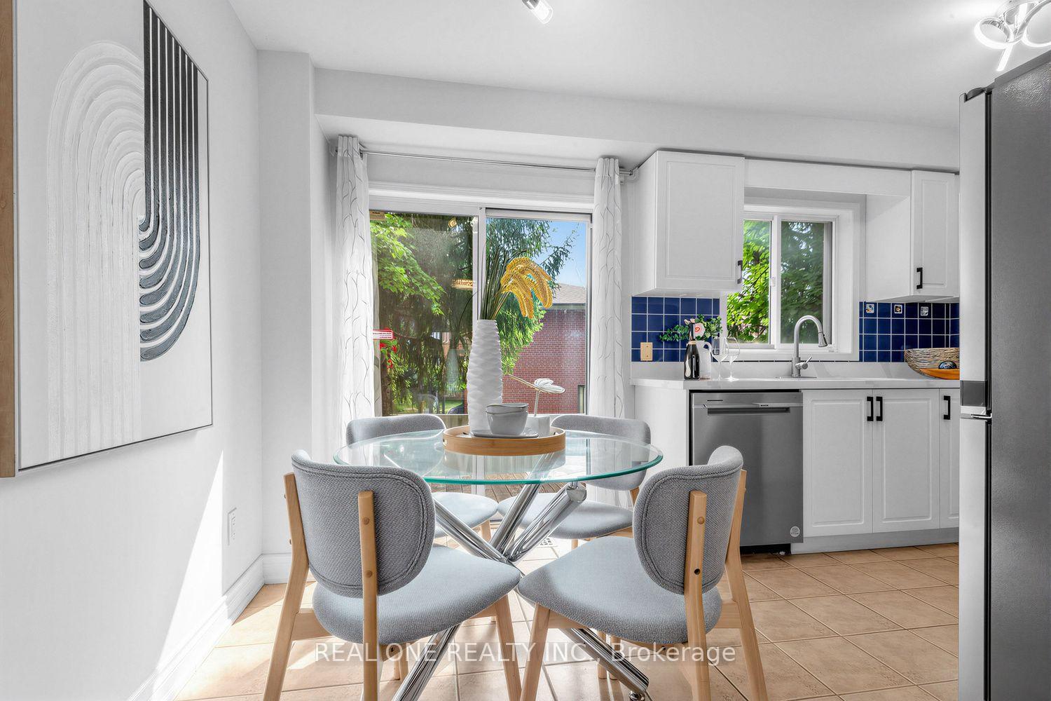 Photo 9 of 43 Bethune Way, Markham, Milliken Mills East — HOMEH
