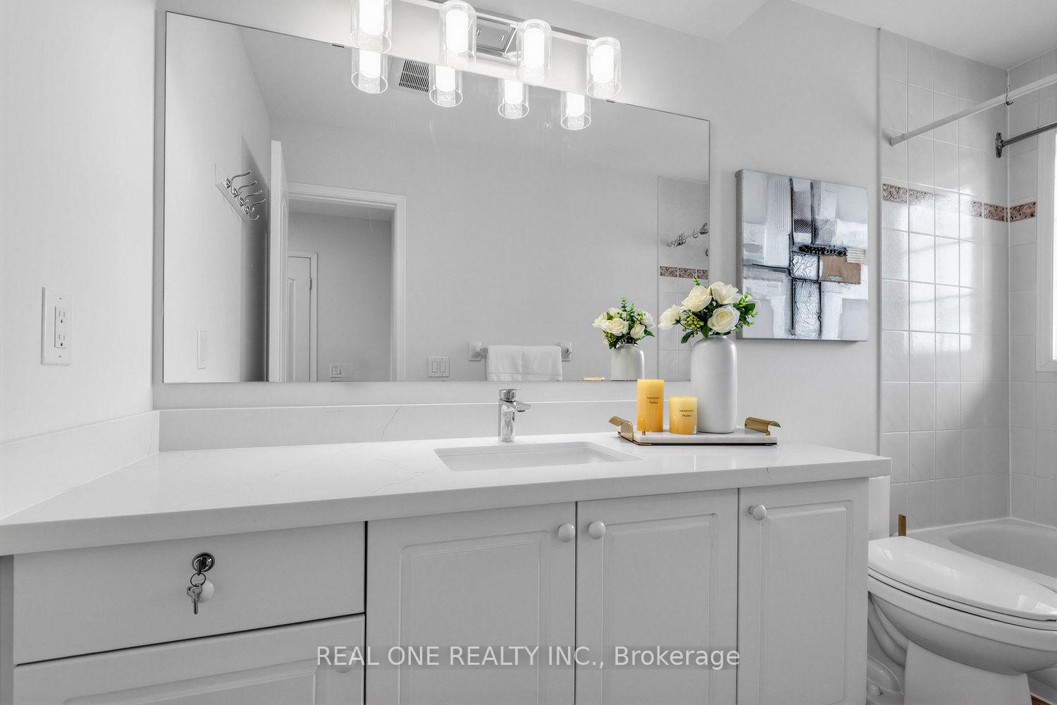 Photo 18 of 43 Bethune Way, Markham, Milliken Mills East — HOMEH