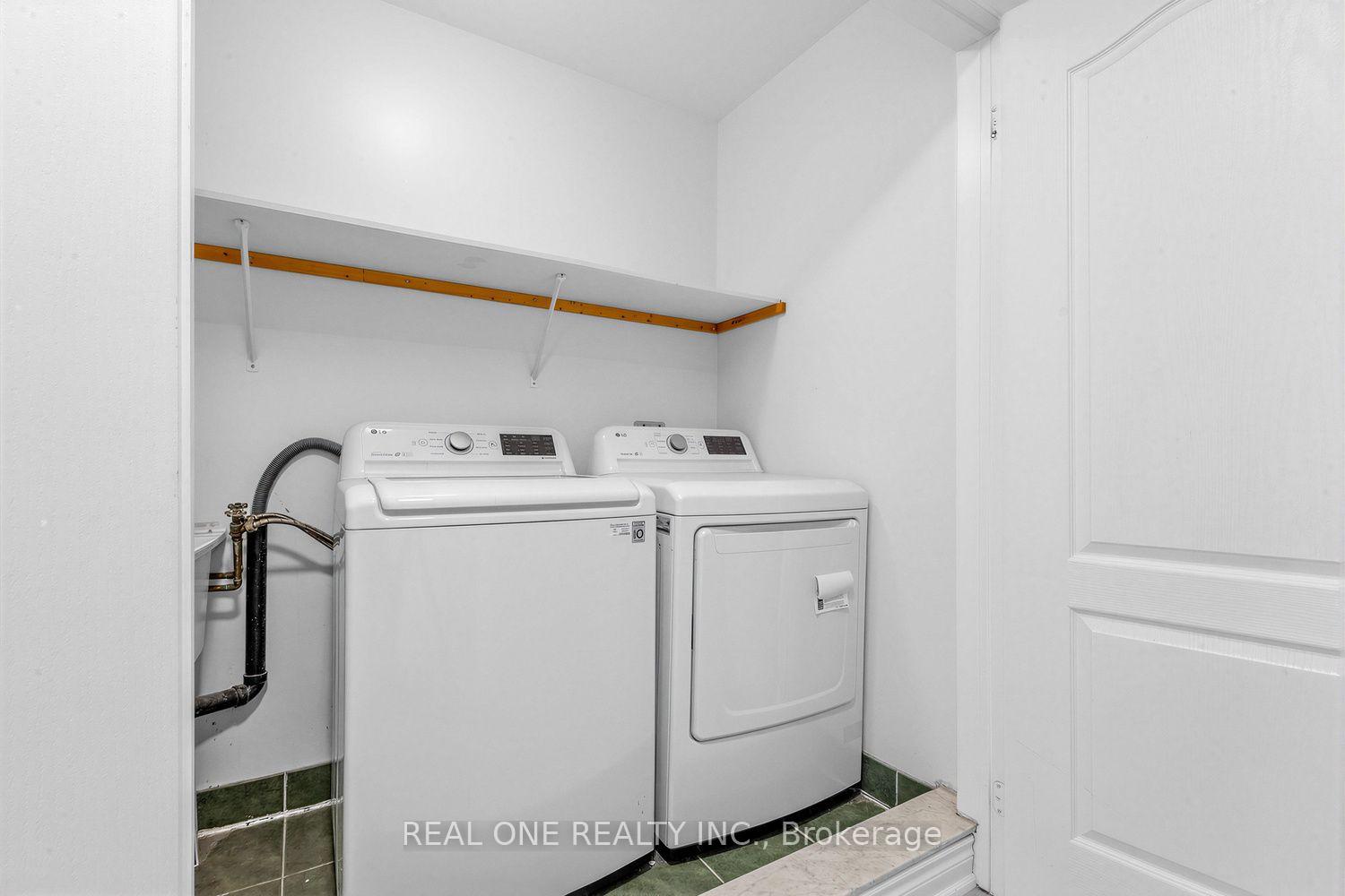Photo 19 of 43 Bethune Way, Markham, Milliken Mills East — HOMEH