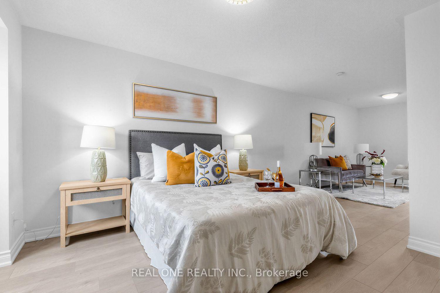 Photo 22 of 43 Bethune Way, Markham, Milliken Mills East — HOMEH