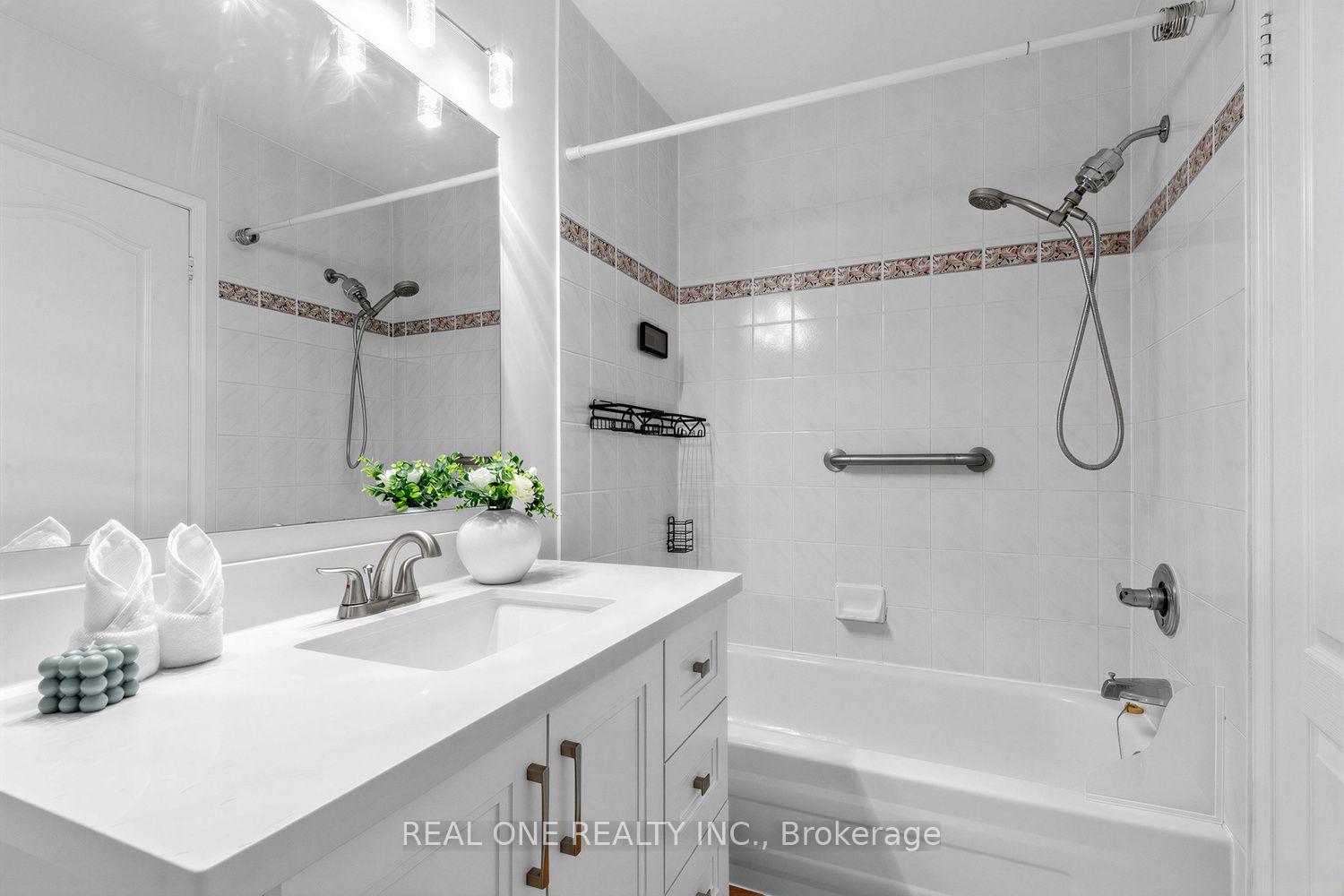 Photo 26 of 43 Bethune Way, Markham, Milliken Mills East — HOMEH