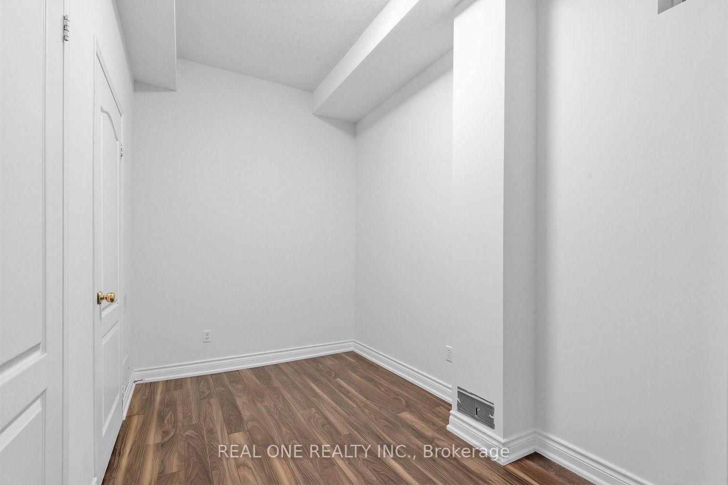 Photo 27 of 43 Bethune Way, Markham, Milliken Mills East — HOMEH