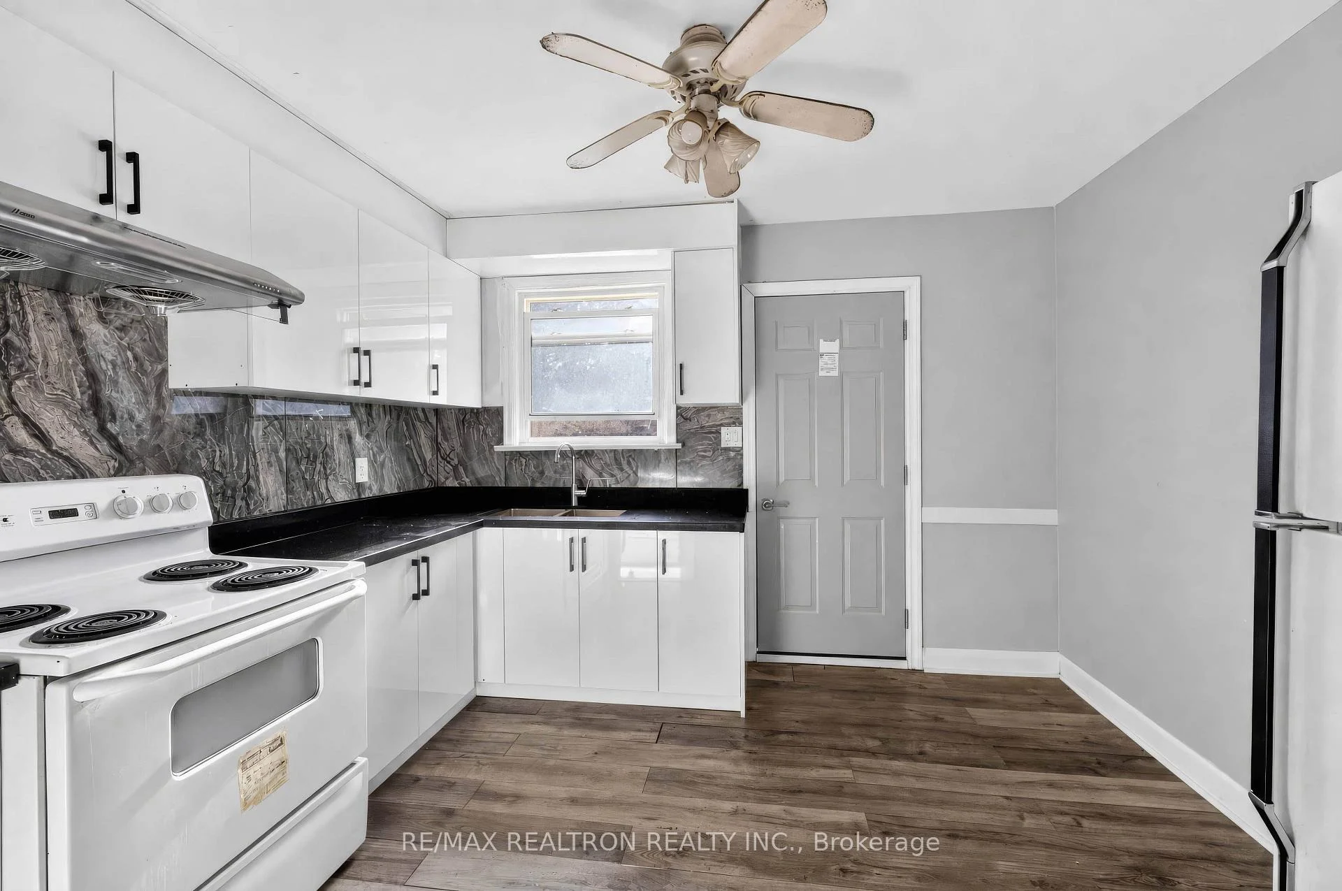 Photo 28 of 400 Manse Road, Scarborough, West Hill — HOMEH