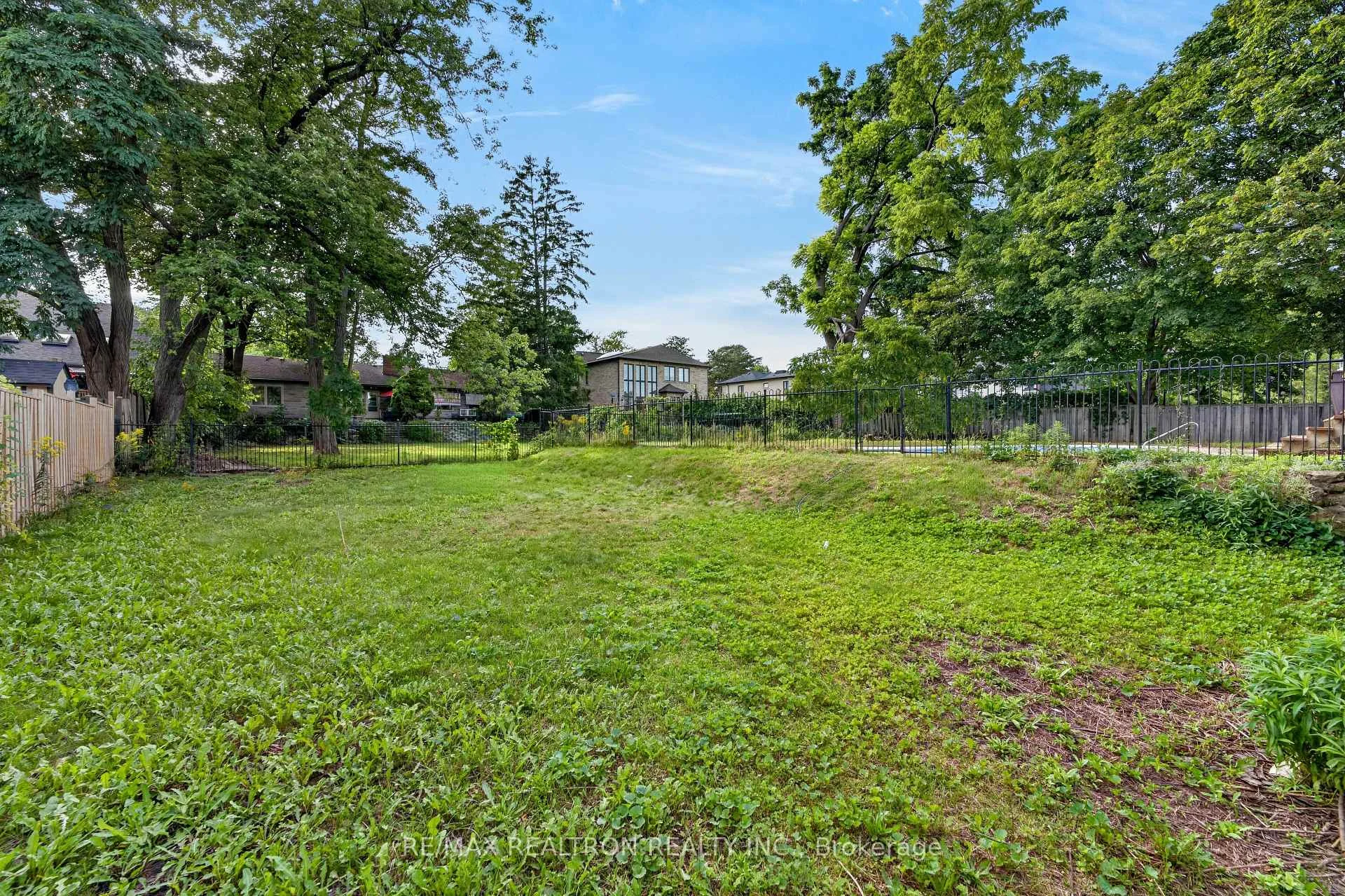 Photo 48 of 400 Manse Road, Scarborough, West Hill — HOMEH