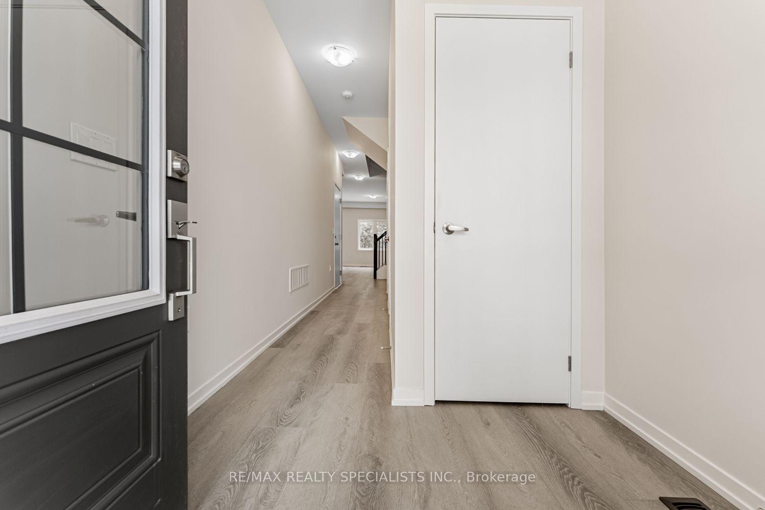 Photo 4 of 11 Radium Common, Cambridge, Sheldon-Conestoga — HOMEH