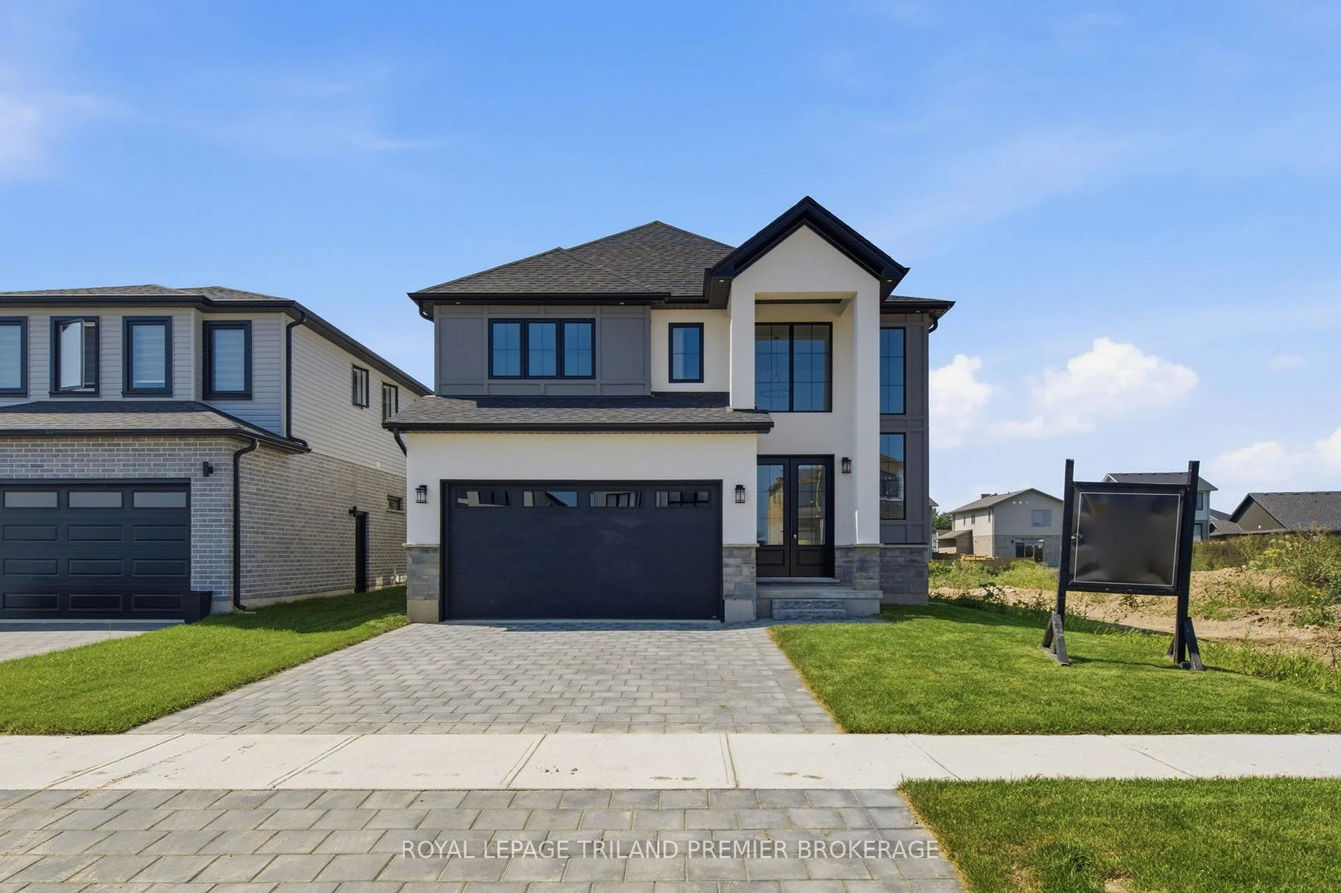 Photo 1 of 270 Hesselman Crescent, London, South U — HOMEH