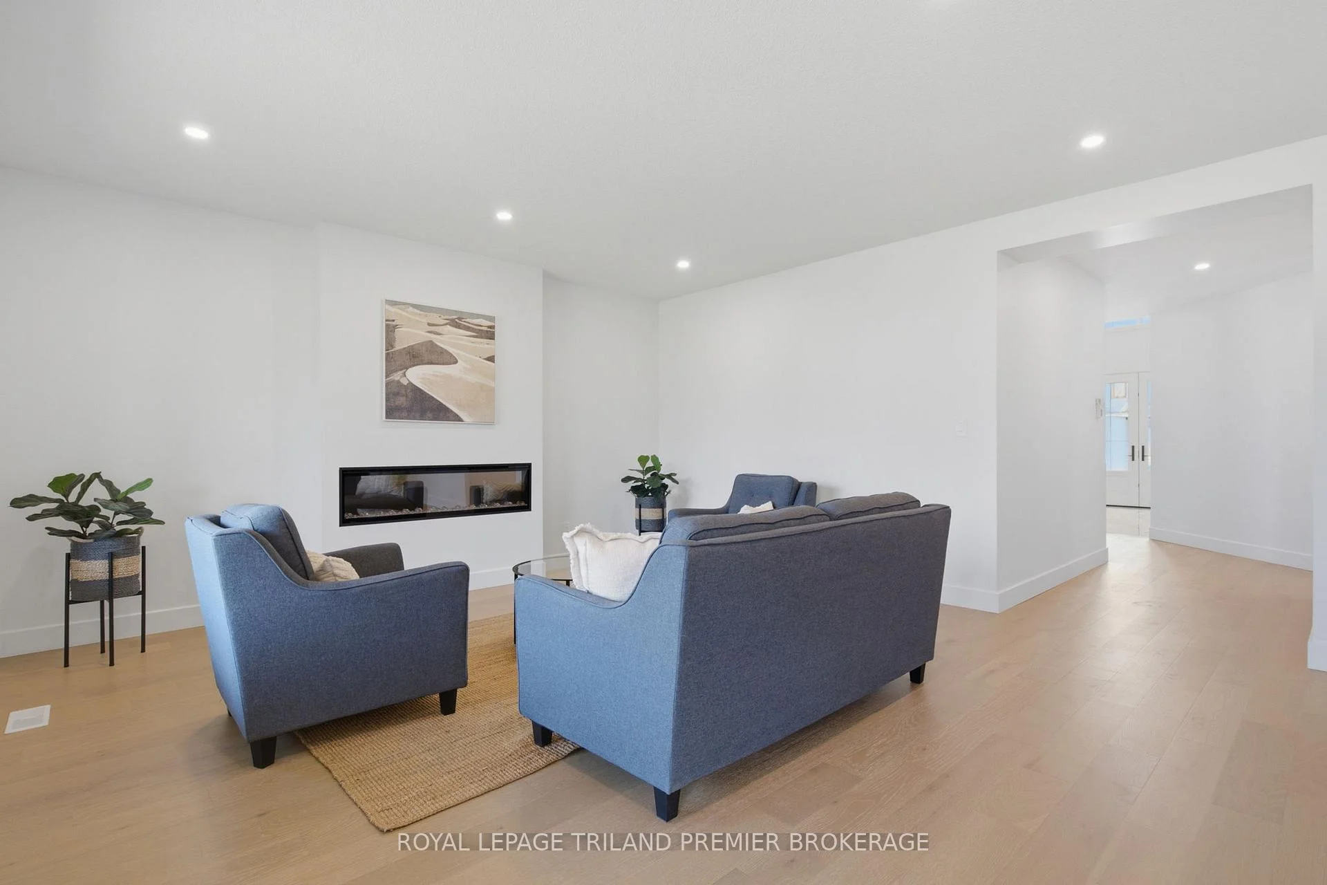 Photo 6 of 270 Hesselman Crescent, London, South U — HOMEH