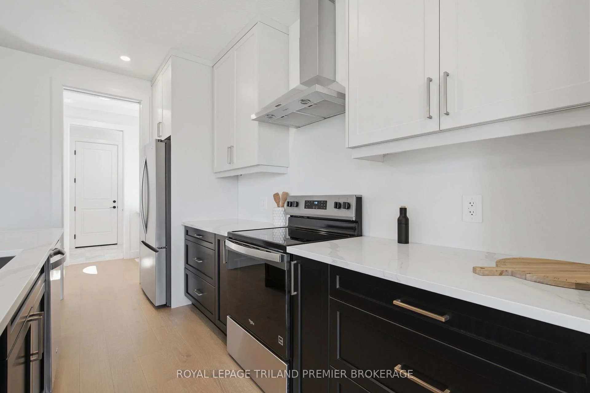 Photo 17 of 270 Hesselman Crescent, London, South U — HOMEH