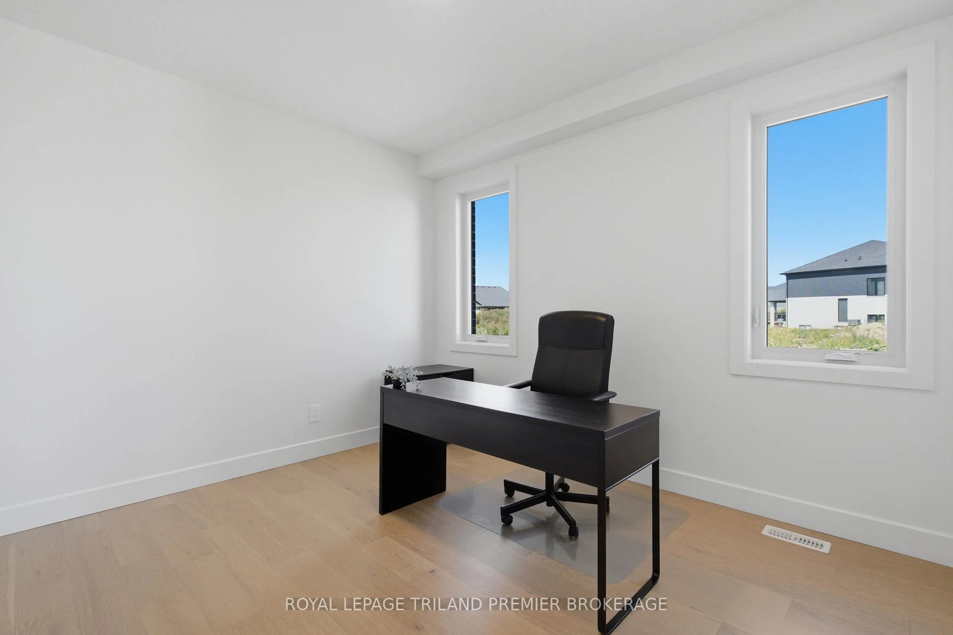 Photo 21 of 270 Hesselman Crescent, London, South U — HOMEH