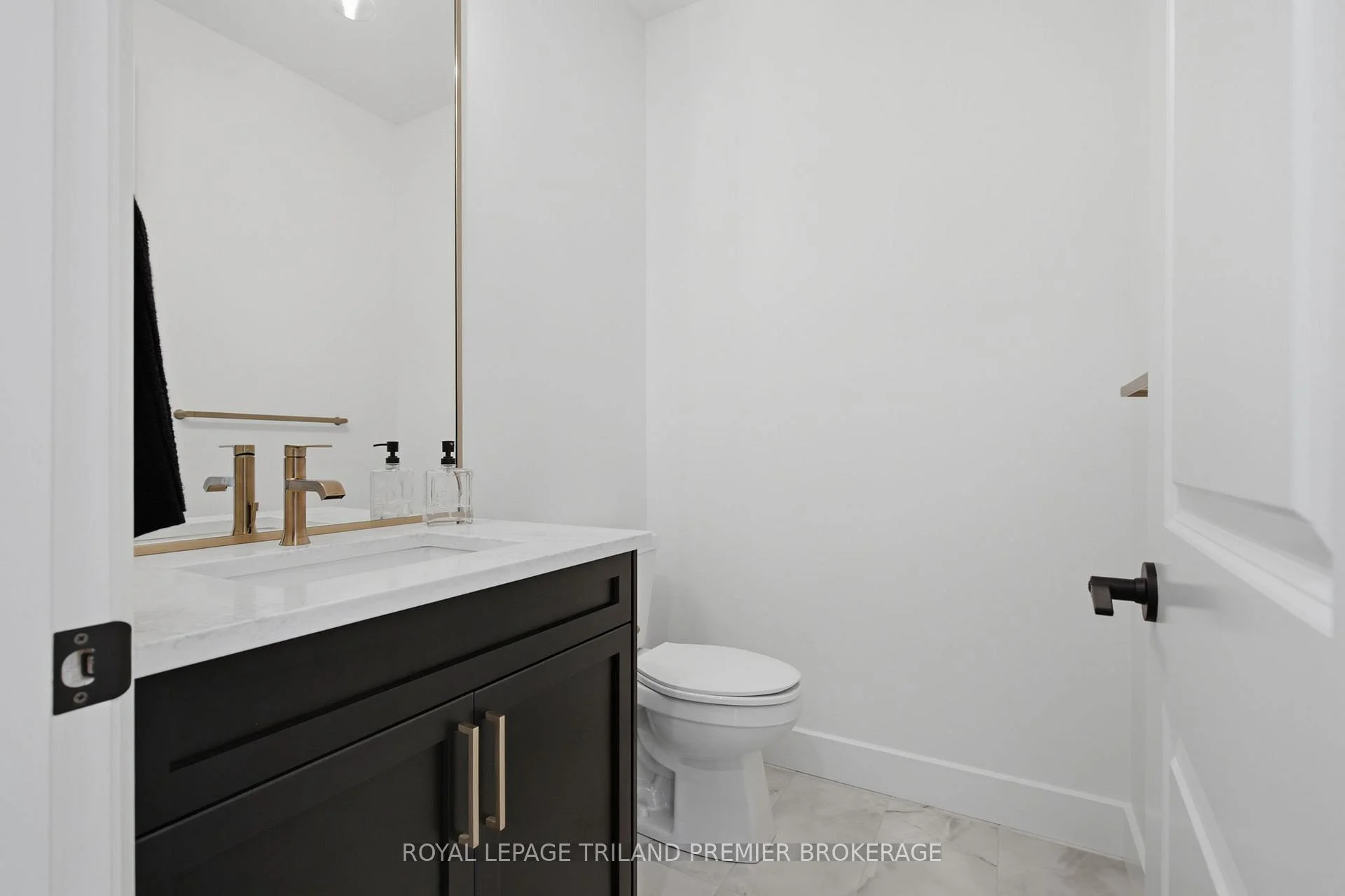 Photo 22 of 270 Hesselman Crescent, London, South U — HOMEH