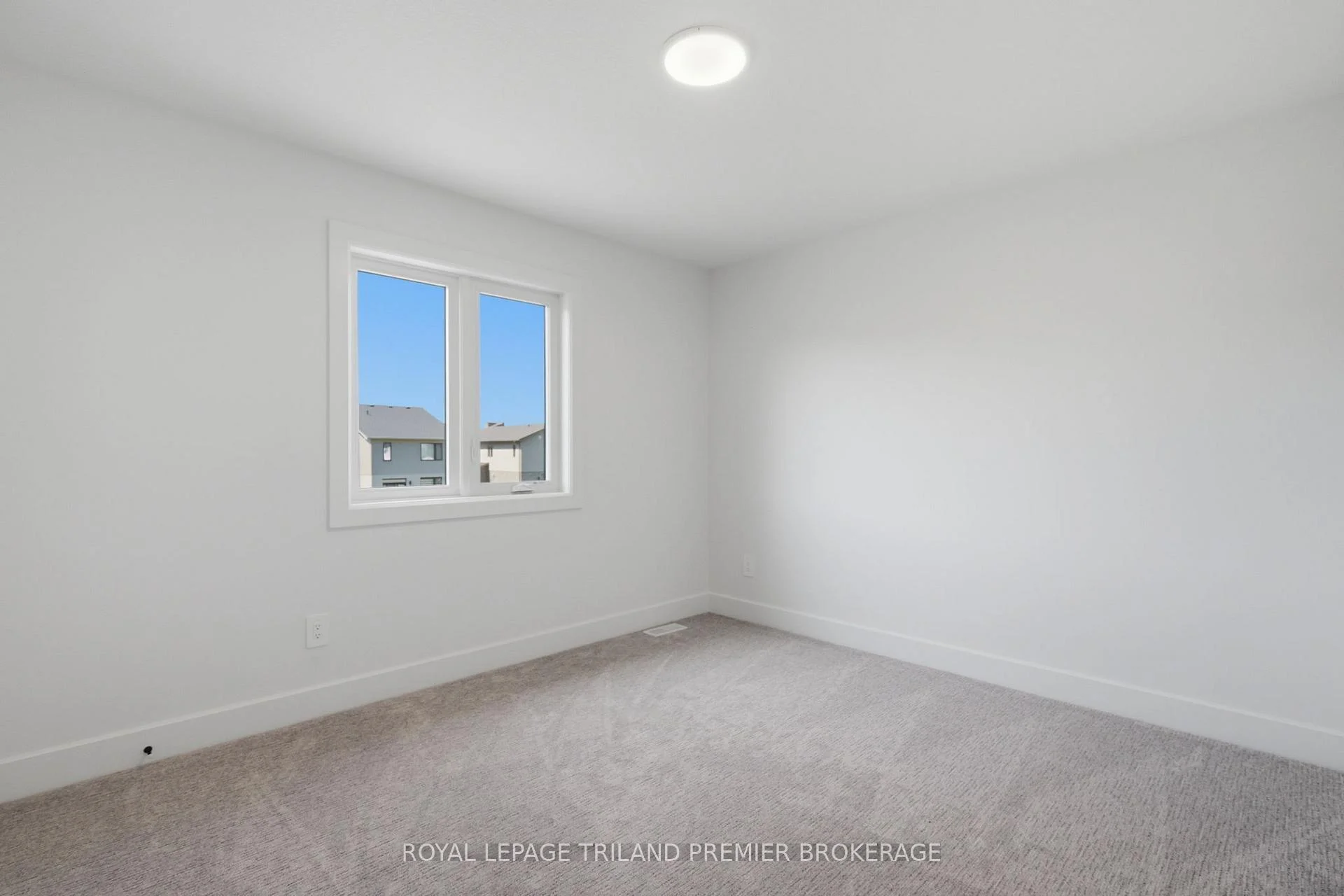 Photo 27 of 270 Hesselman Crescent, London, South U — HOMEH