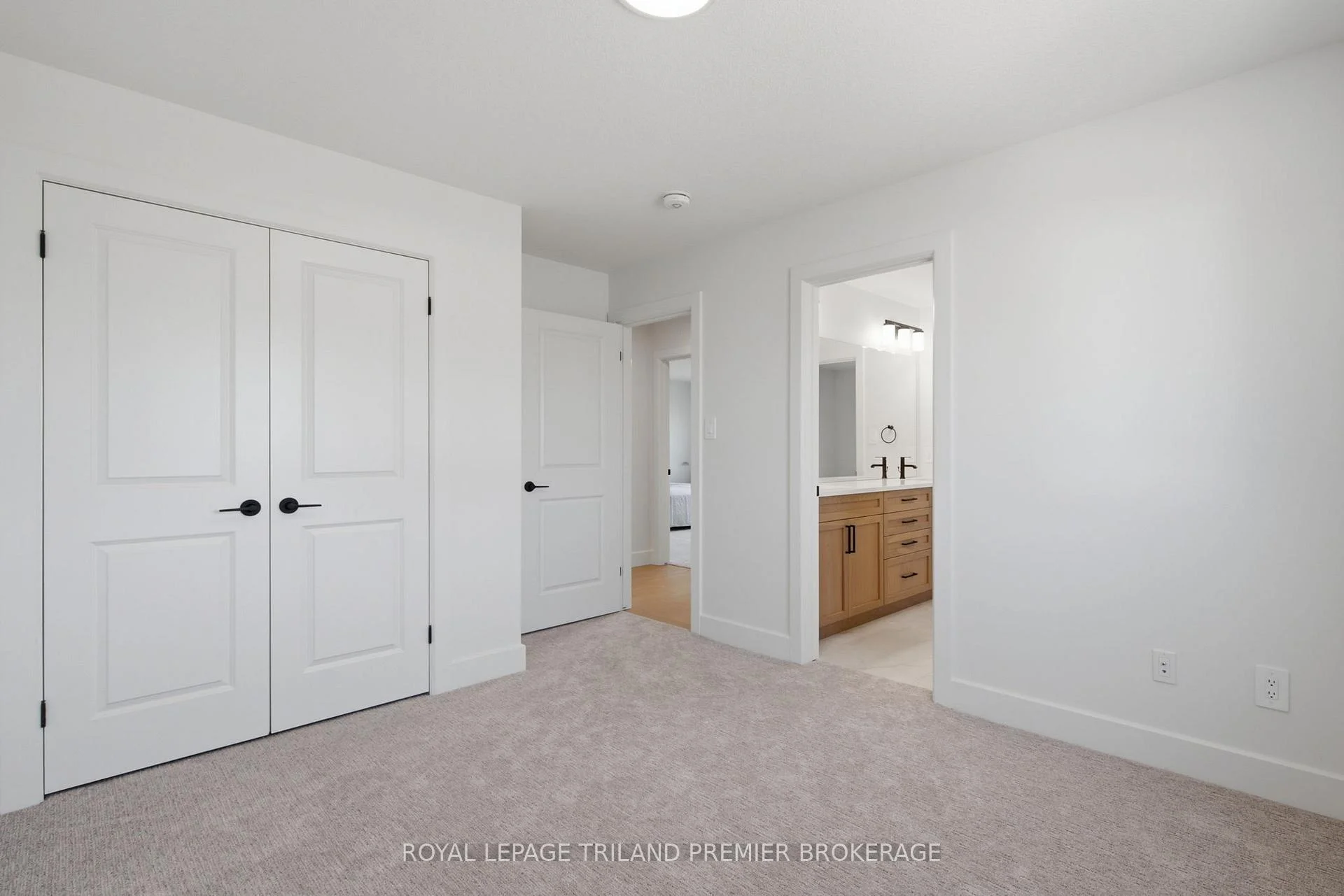 Photo 28 of 270 Hesselman Crescent, London, South U — HOMEH