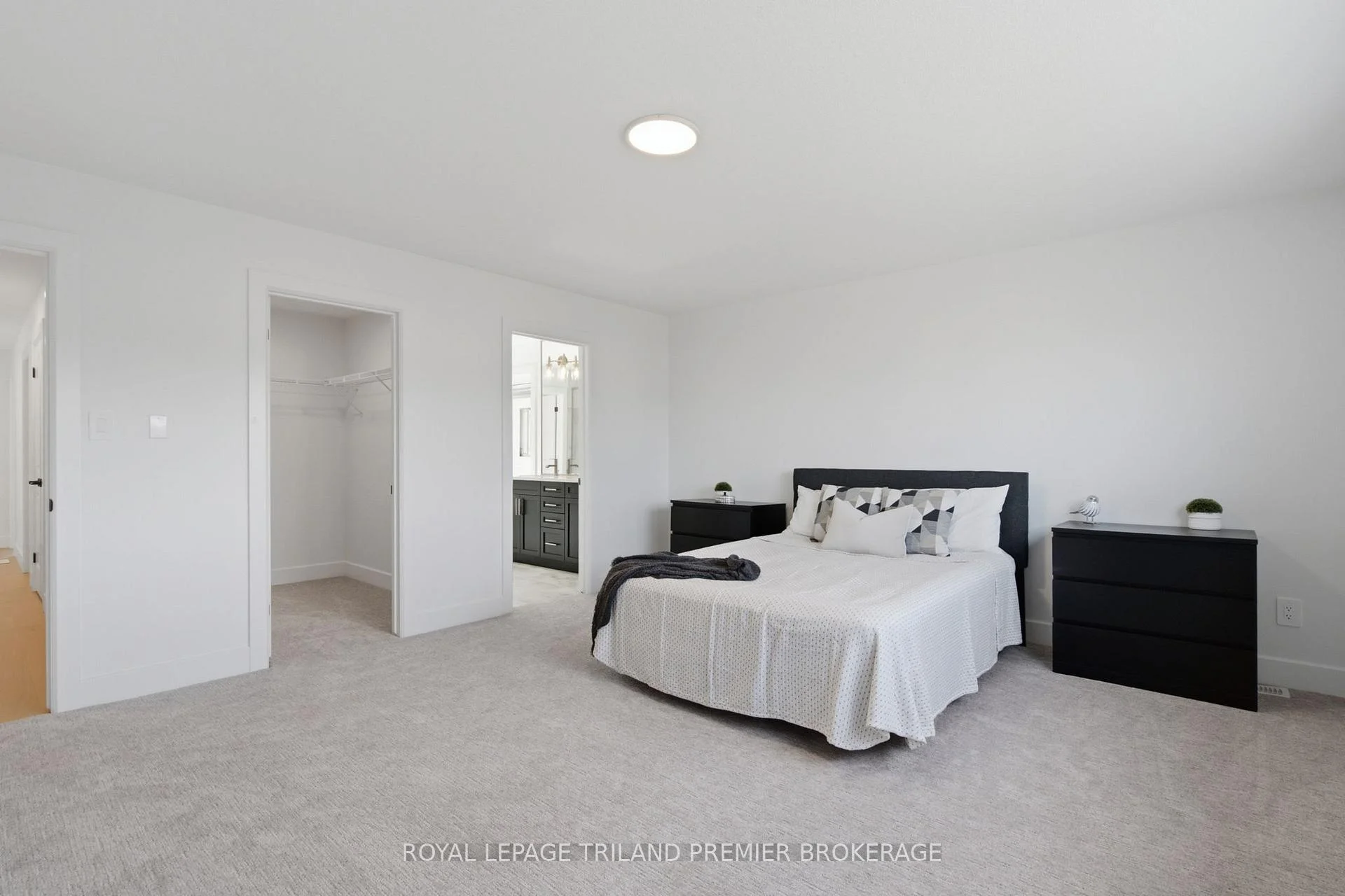 Photo 37 of 270 Hesselman Crescent, London, South U — HOMEH