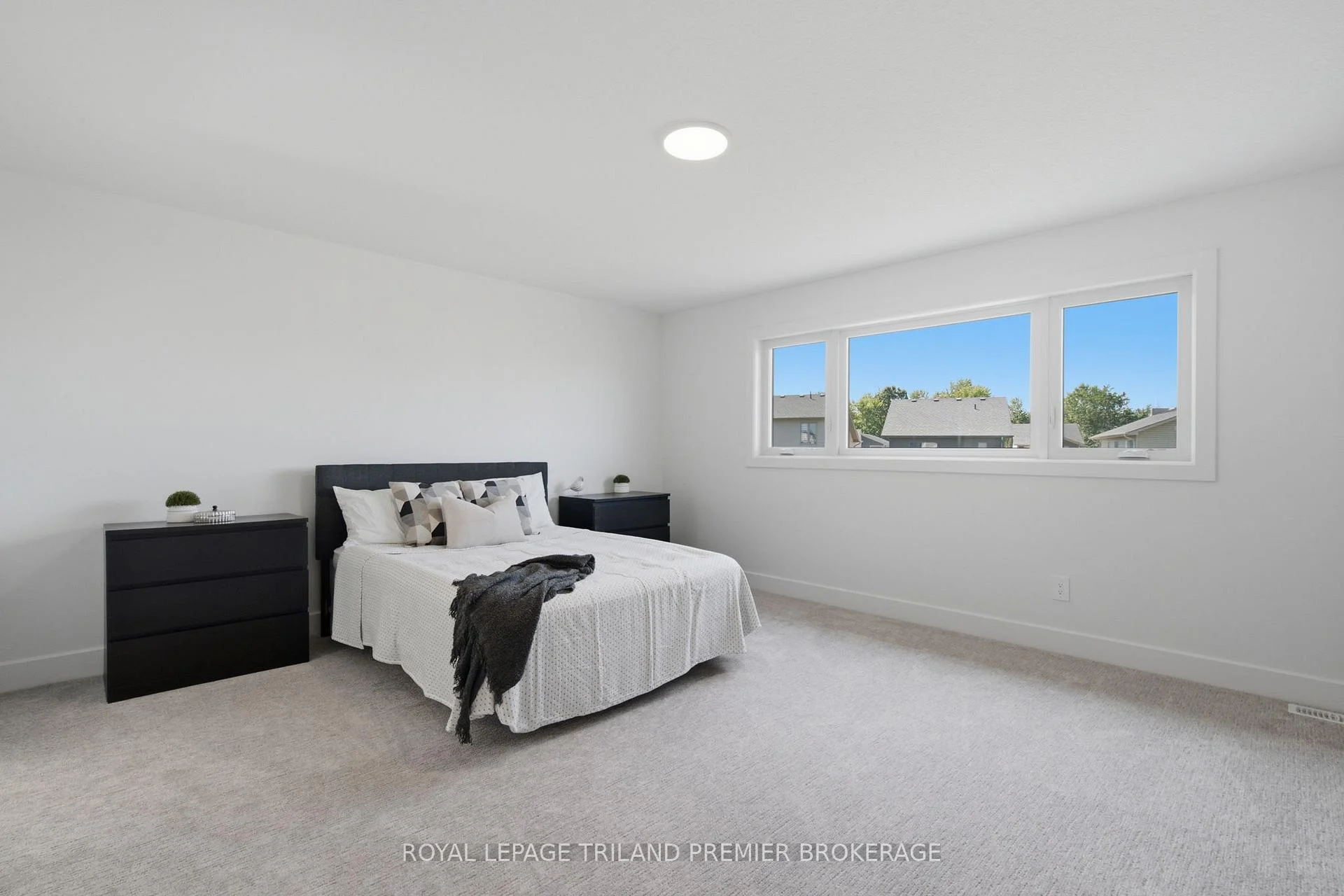Photo 38 of 270 Hesselman Crescent, London, South U — HOMEH
