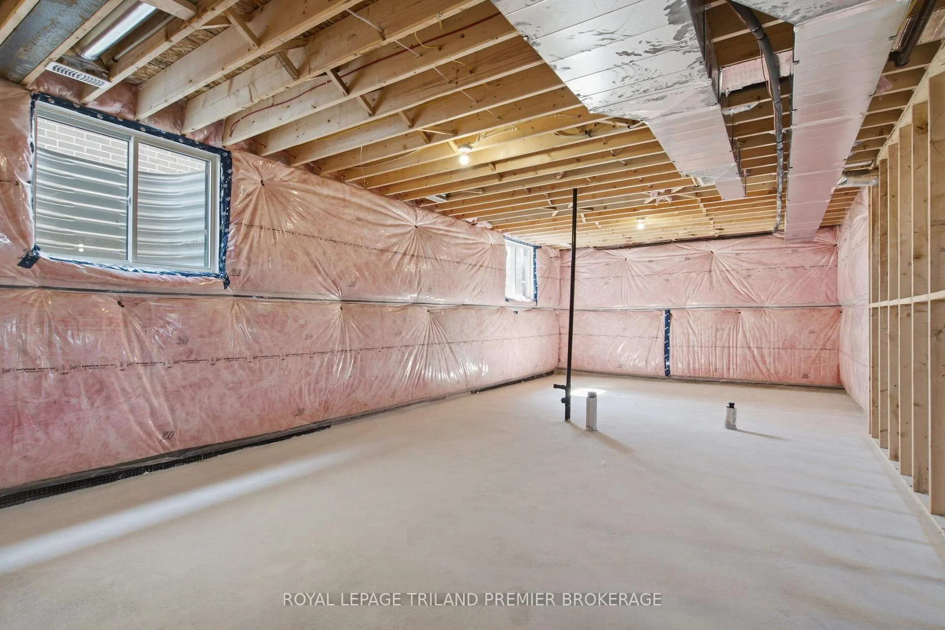 Photo 40 of 270 Hesselman Crescent, London, South U — HOMEH