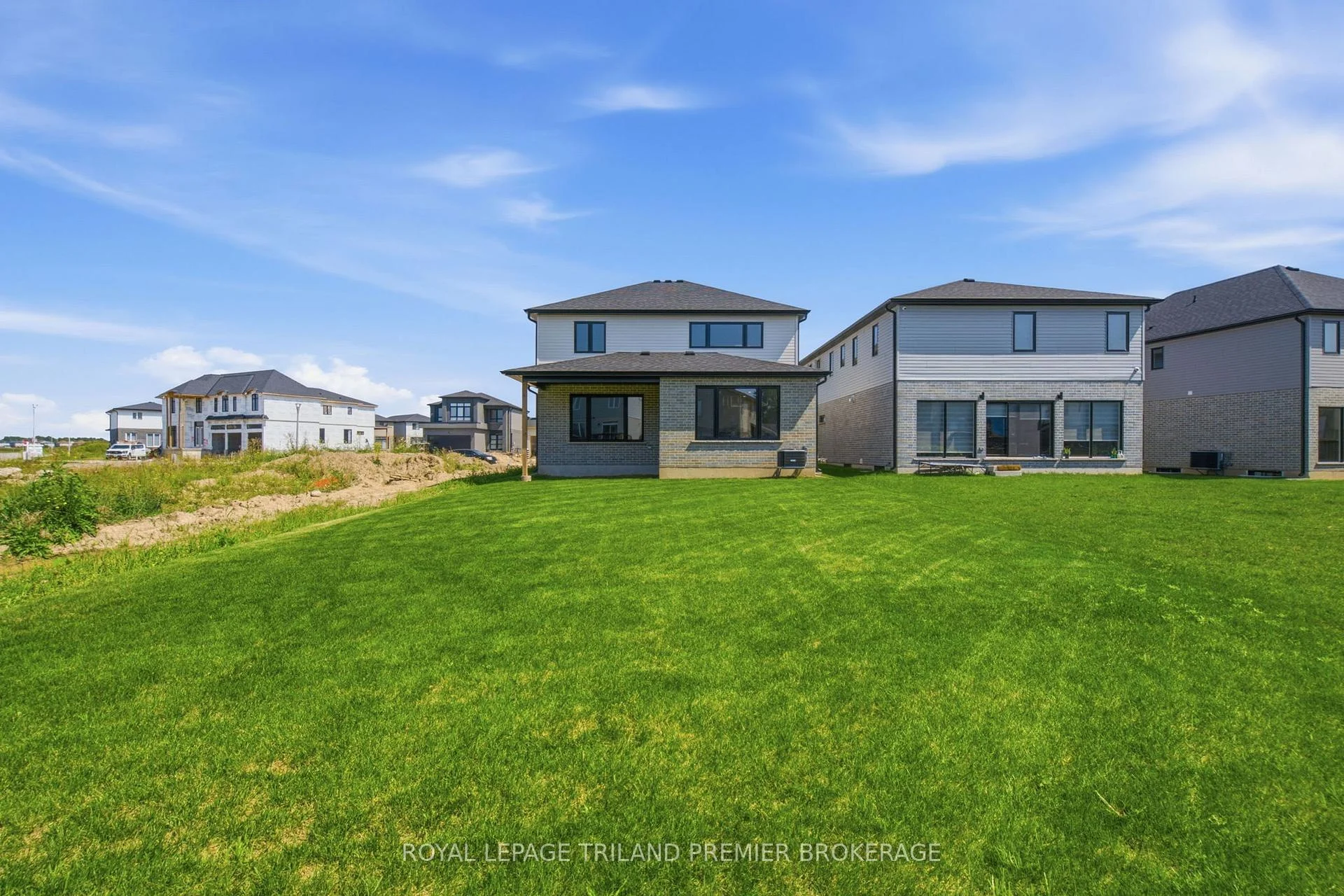 Photo 42 of 270 Hesselman Crescent, London, South U — HOMEH
