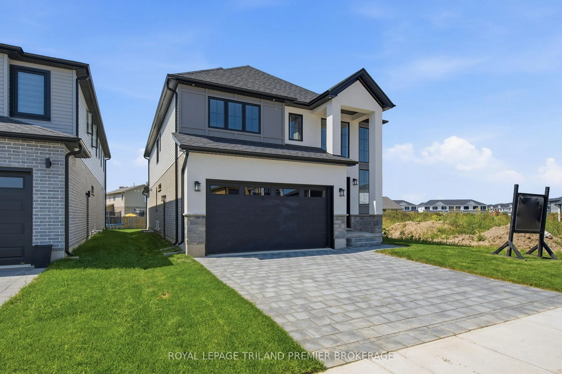 Photo 47 of 270 Hesselman Crescent, London, South U — HOMEH