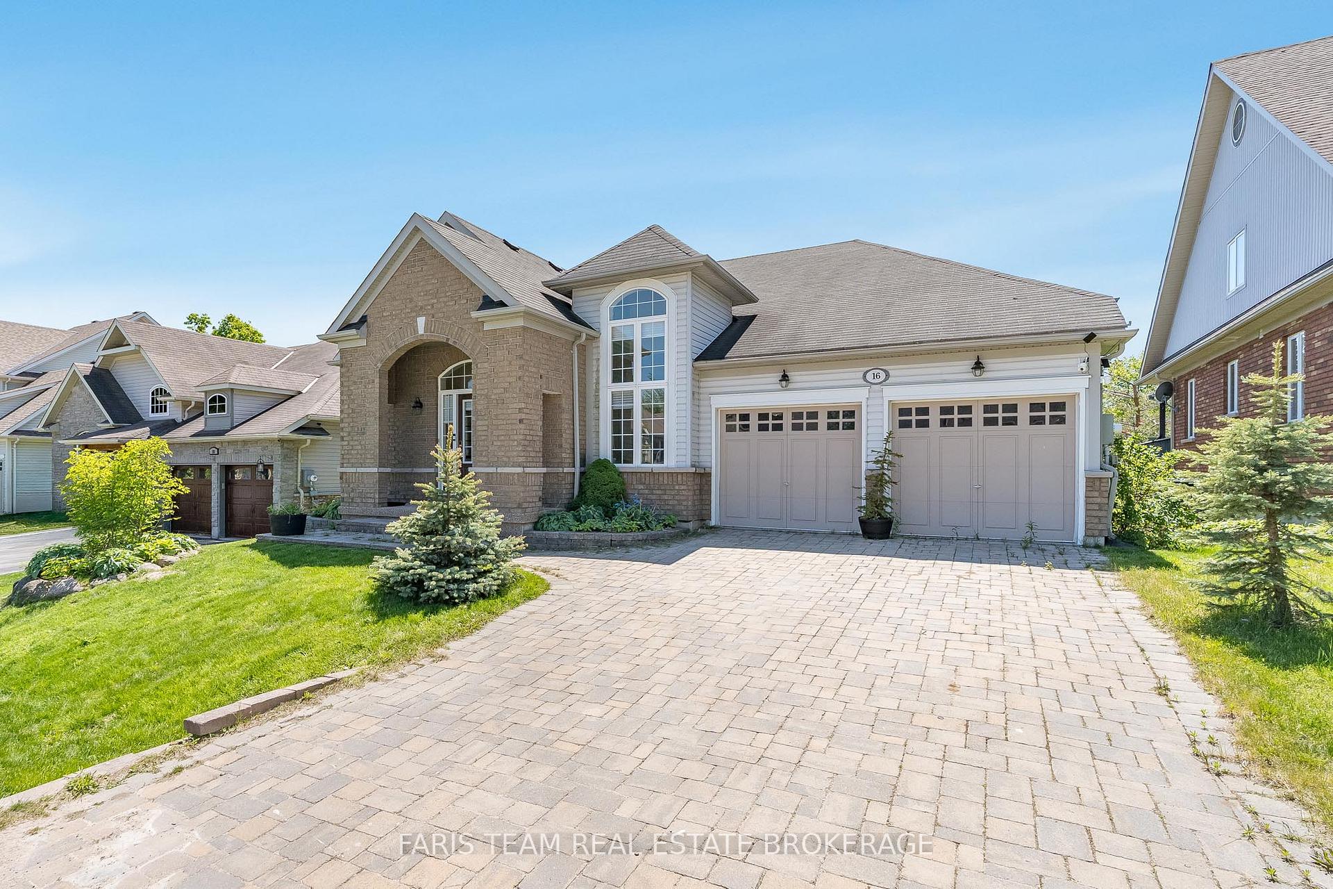 Photo 3 of 16 Landscape Drive, Oro-Medonte, Horseshoe Valley — HOMEH