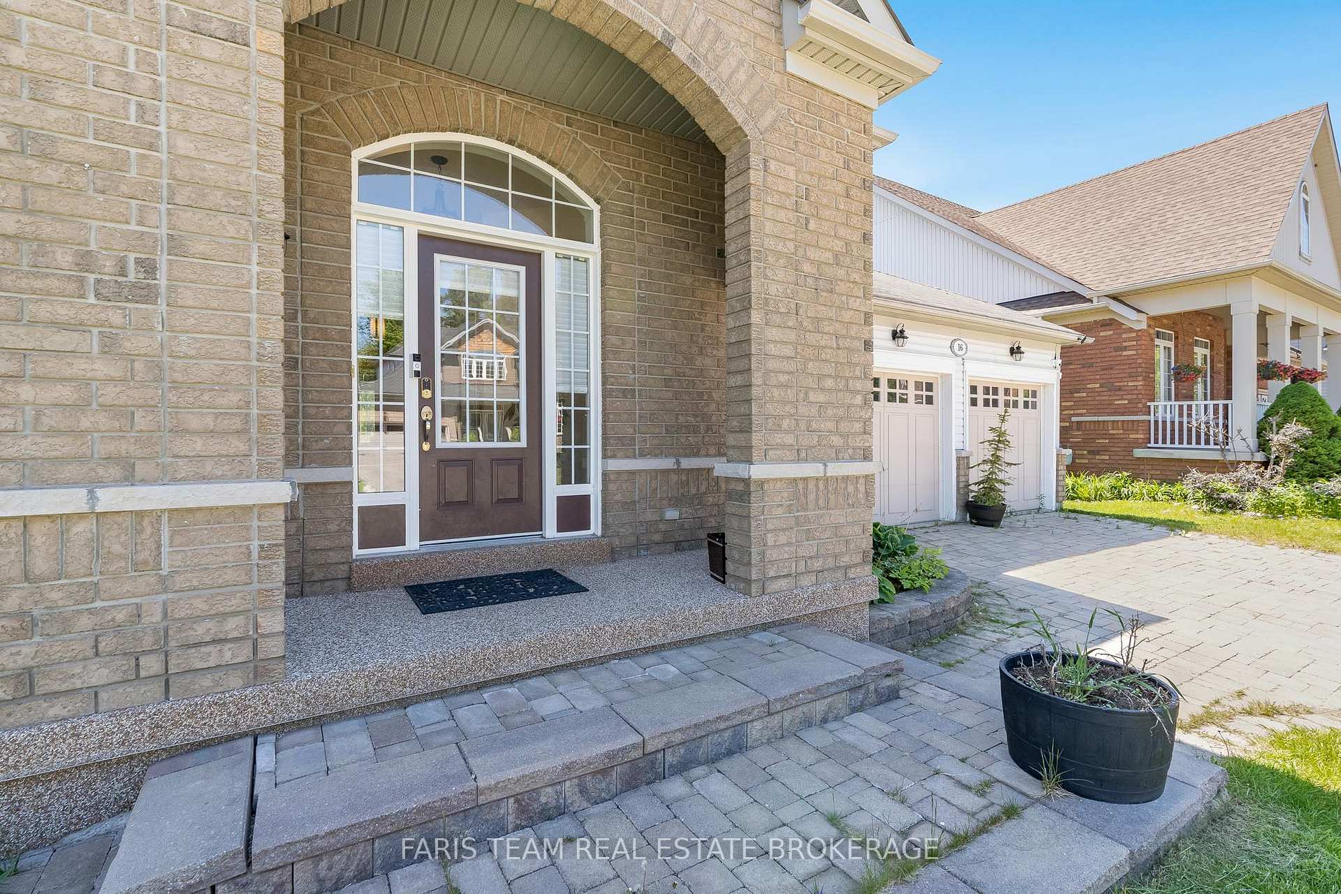 Photo 4 of 16 Landscape Drive, Oro-Medonte, Horseshoe Valley — HOMEH