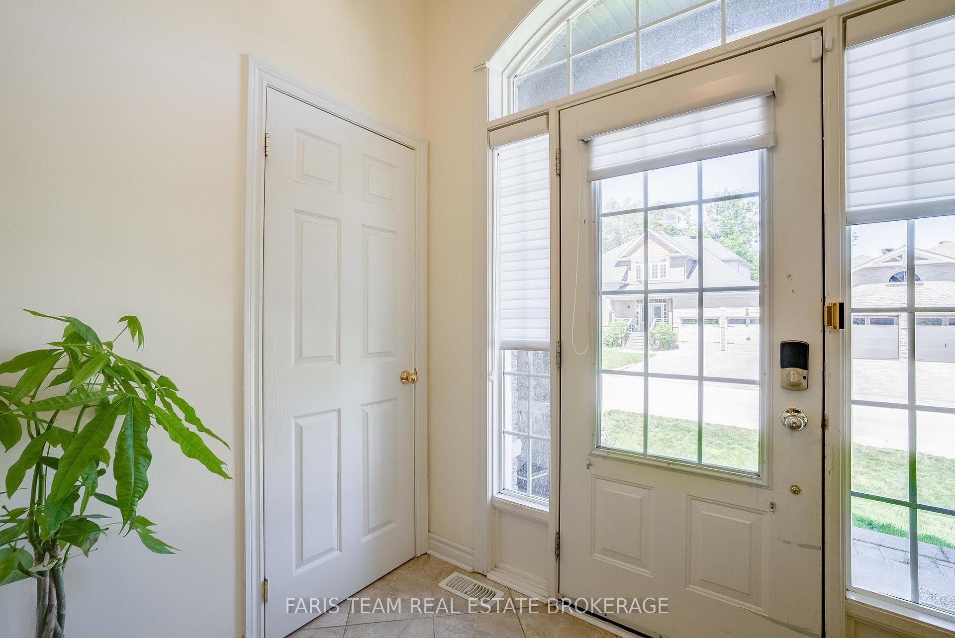 Photo 5 of 16 Landscape Drive, Oro-Medonte, Horseshoe Valley — HOMEH