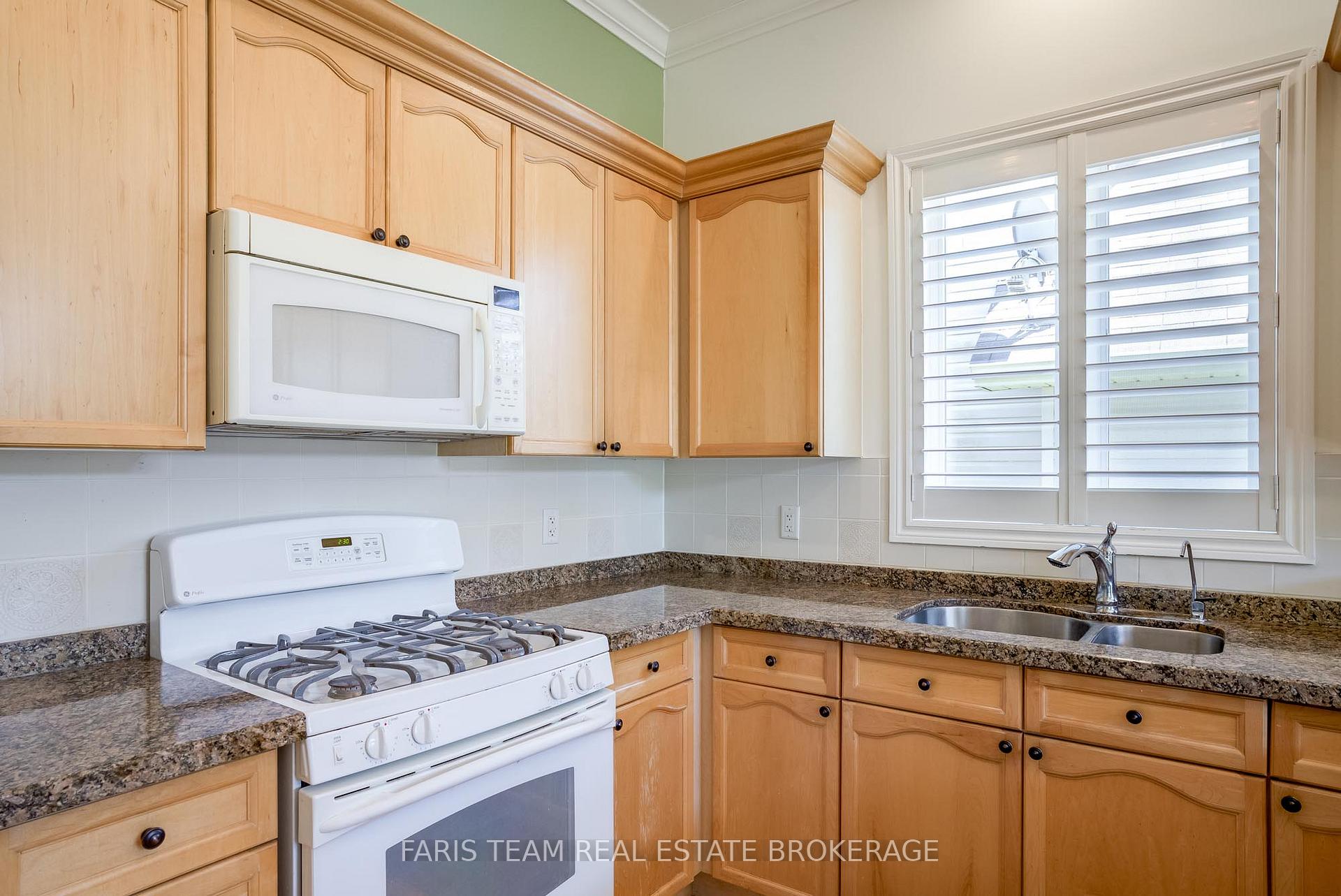 Photo 7 of 16 Landscape Drive, Oro-Medonte, Horseshoe Valley — HOMEH