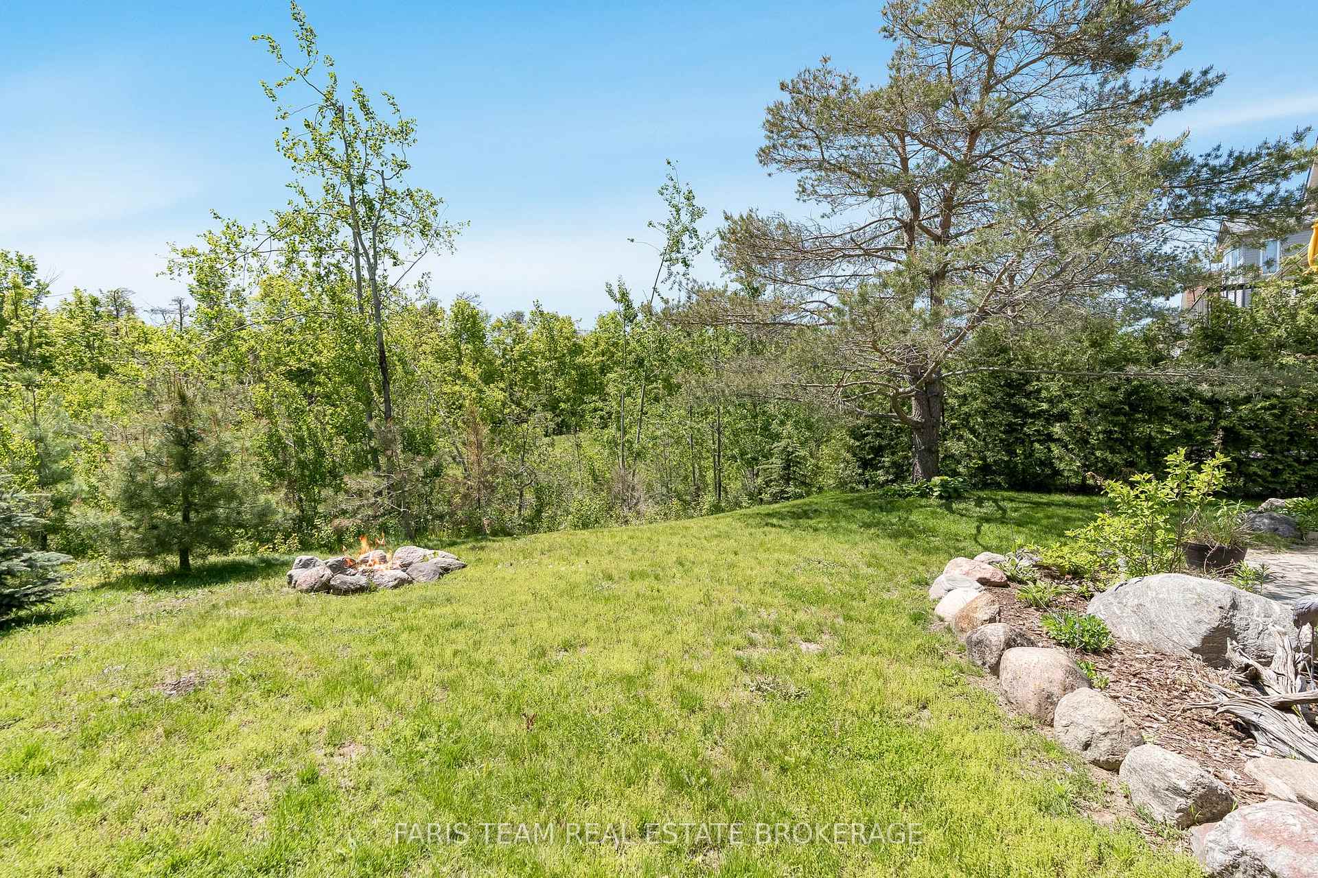 Photo 41 of 16 Landscape Drive, Oro-Medonte, Horseshoe Valley — HOMEH