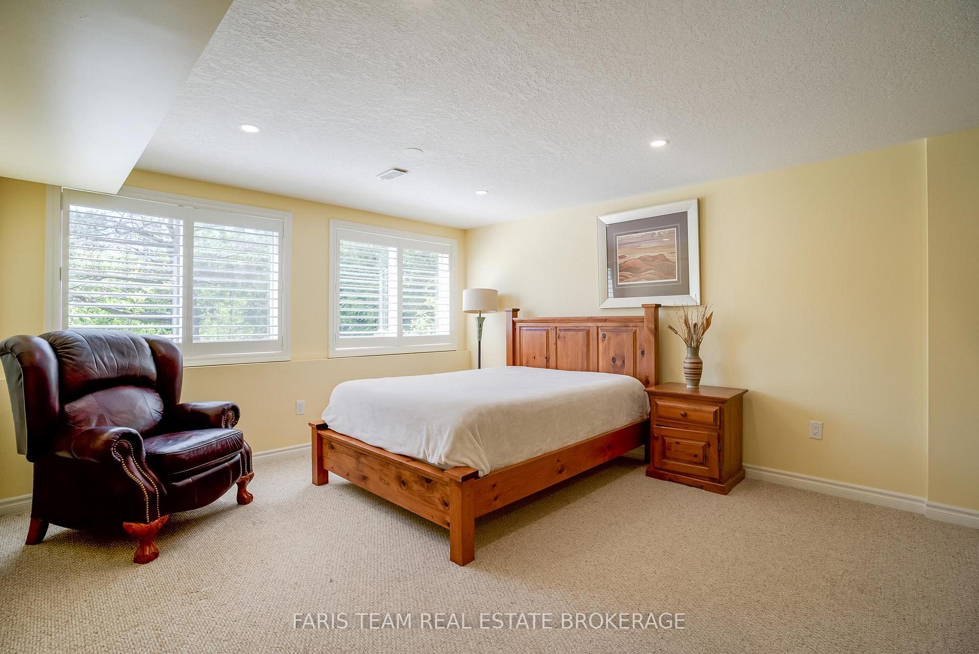 Photo 31 of 16 Landscape Drive, Oro-Medonte, Horseshoe Valley — HOMEH