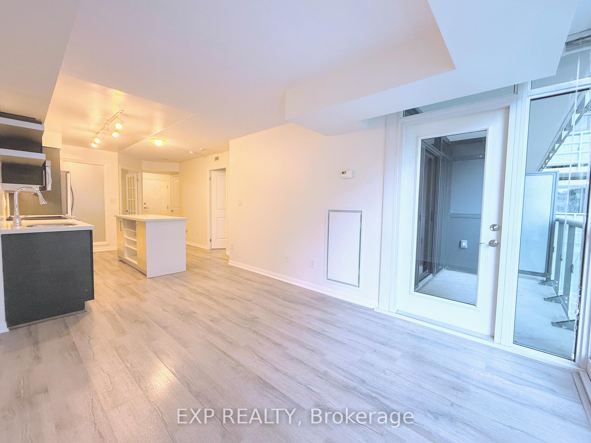 Photo 5 of Unit #702, 400 Adelaide Street E, Toronto, Moss Park — HOMEH