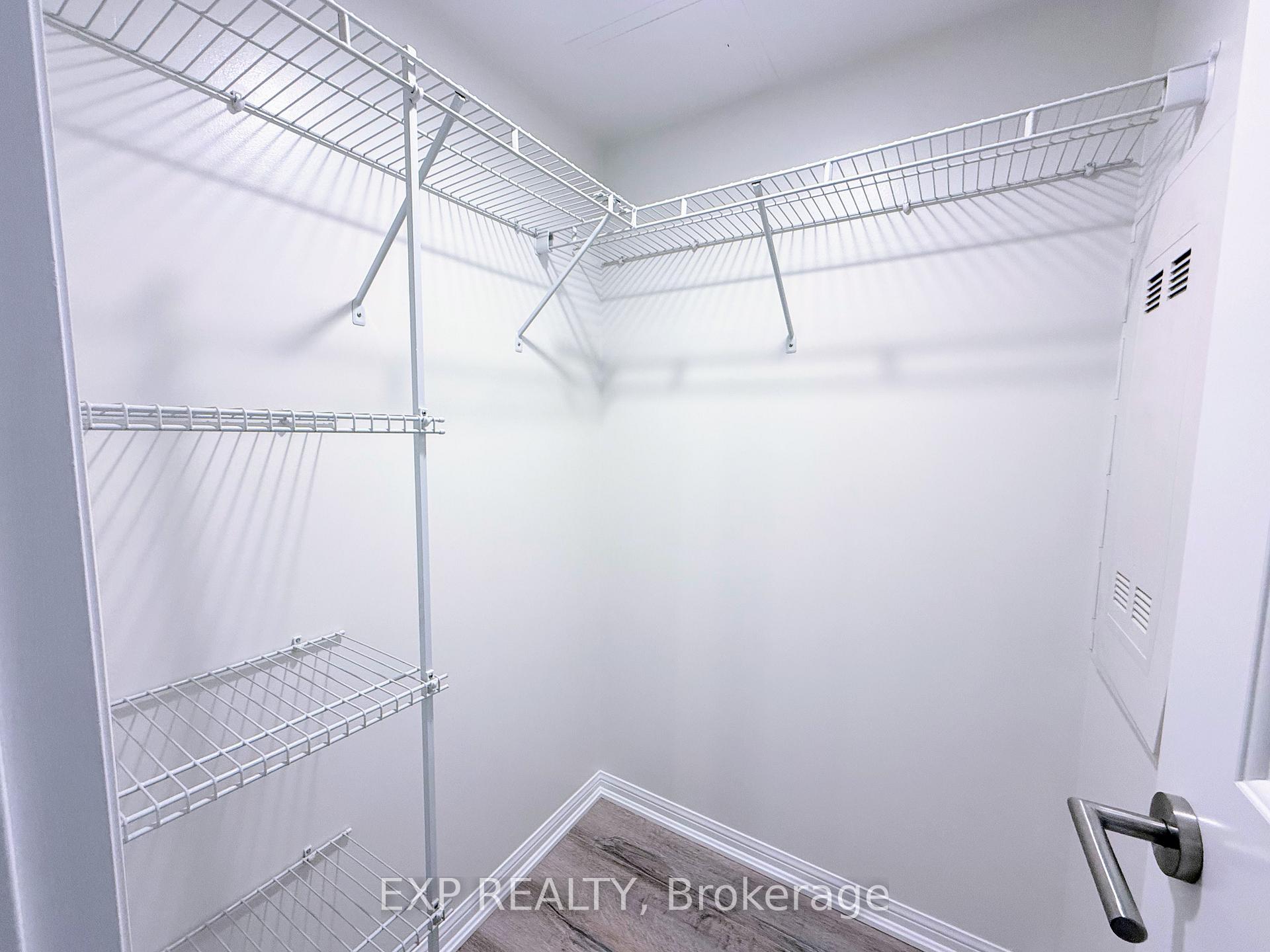 Photo 8 of Unit #702, 400 Adelaide Street E, Toronto, Moss Park — HOMEH
