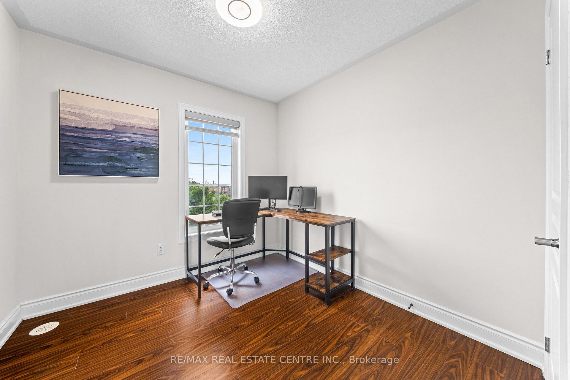 Photo 23 of 34 Aspen Hills Road, Brampton, Credit Valley — HOMEH