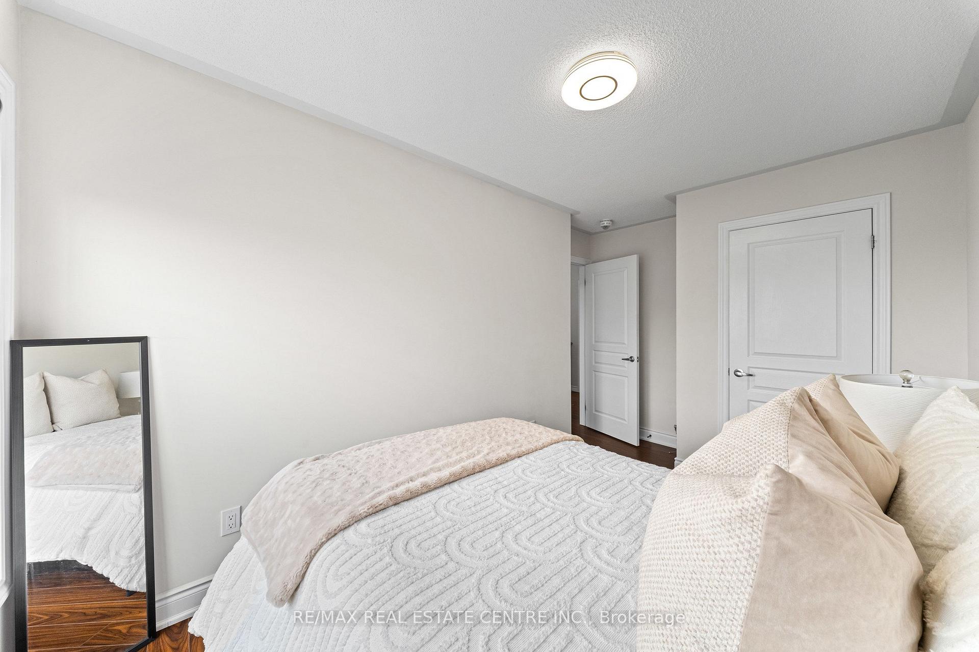 Photo 26 of 34 Aspen Hills Road, Brampton, Credit Valley — HOMEH