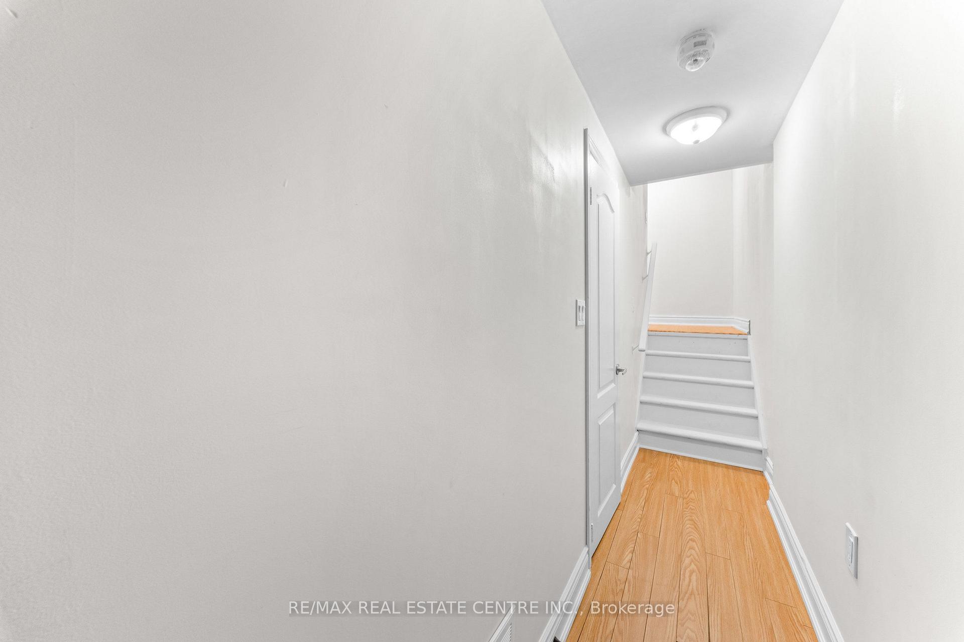 Photo 33 of 34 Aspen Hills Road, Brampton, Credit Valley — HOMEH