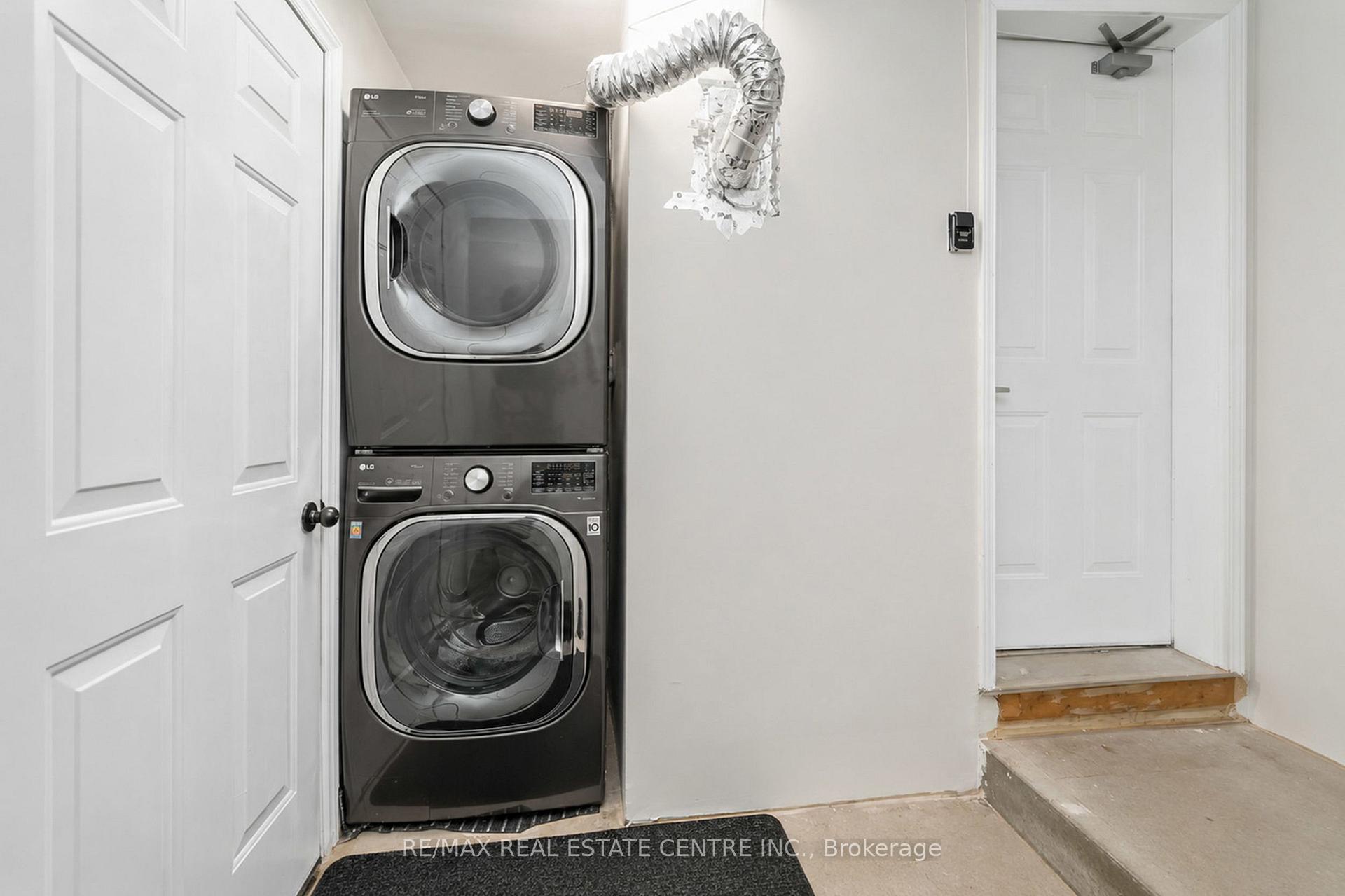Photo 36 of 34 Aspen Hills Road, Brampton, Credit Valley — HOMEH