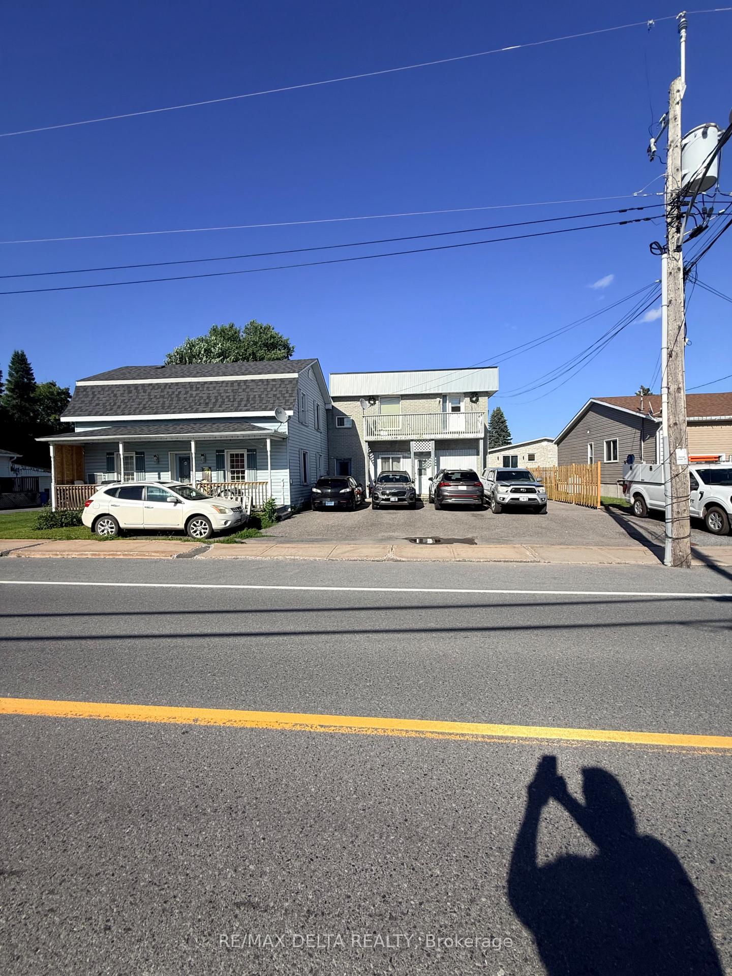Front of Unit 7, 4567 Ste Catherine Street