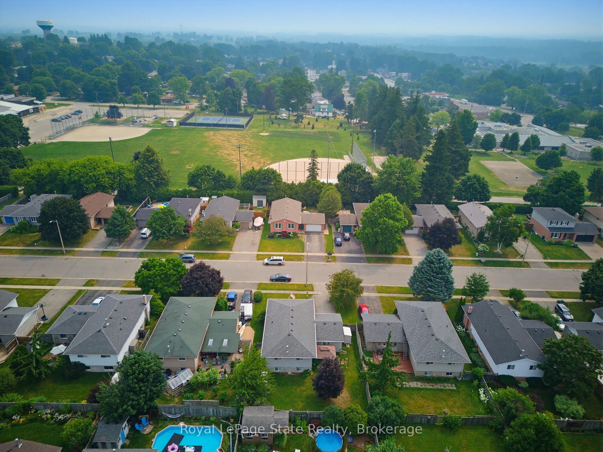 Photo 3 of 24 Edward Avenue, Brant, Paris — HOMEH