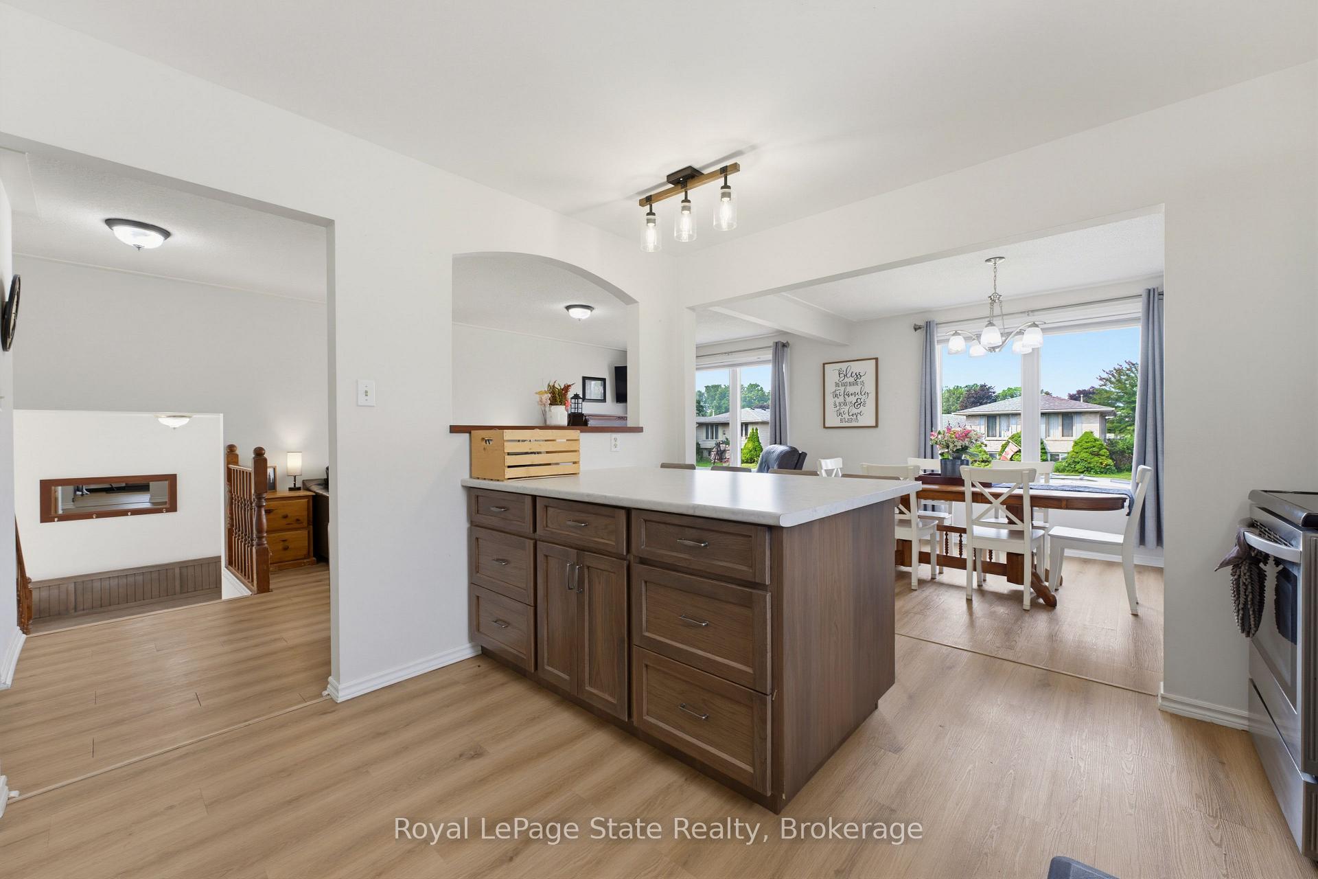 Photo 20 of 24 Edward Avenue, Brant, Paris — HOMEH