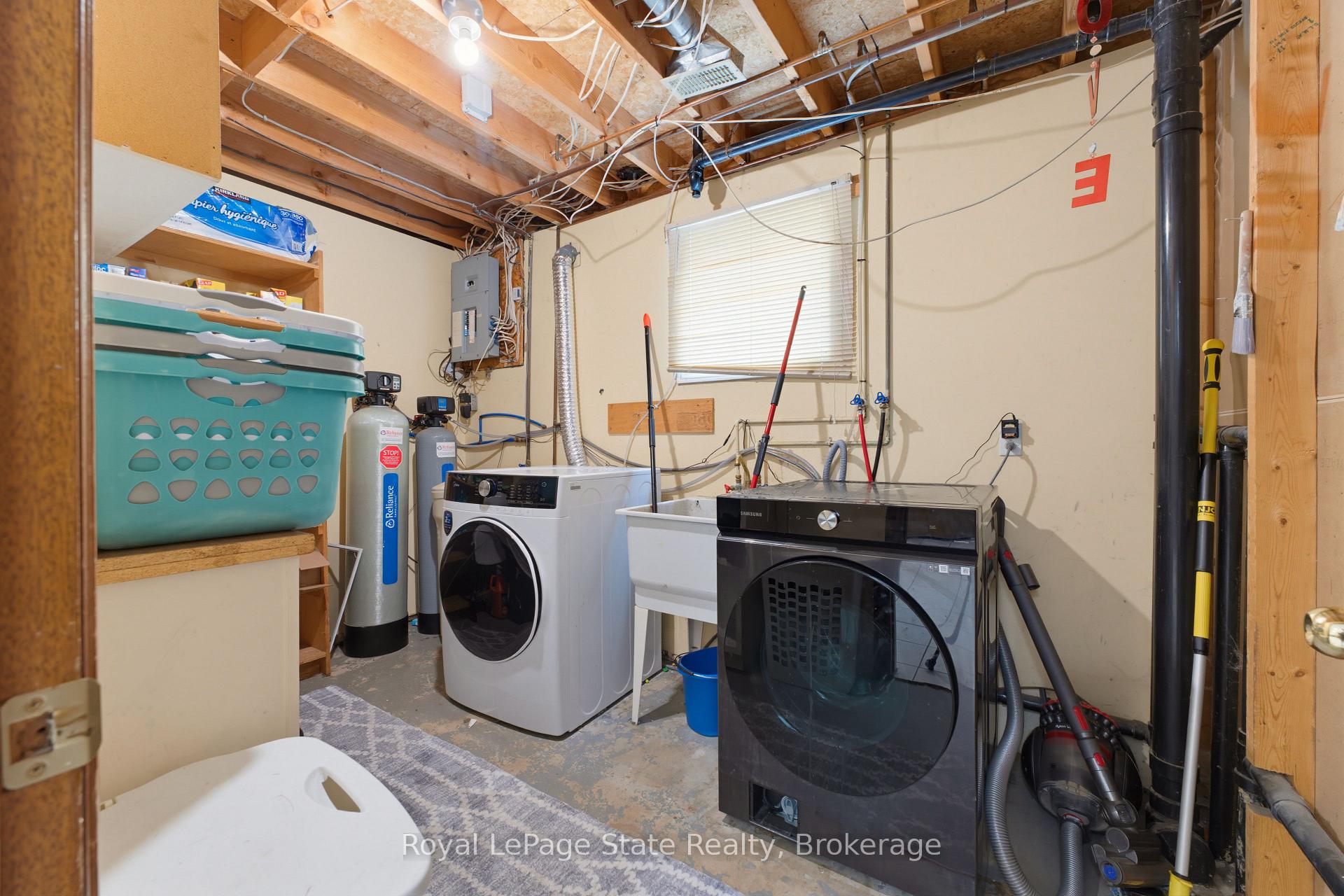 Photo 37 of 24 Edward Avenue, Brant, Paris — HOMEH