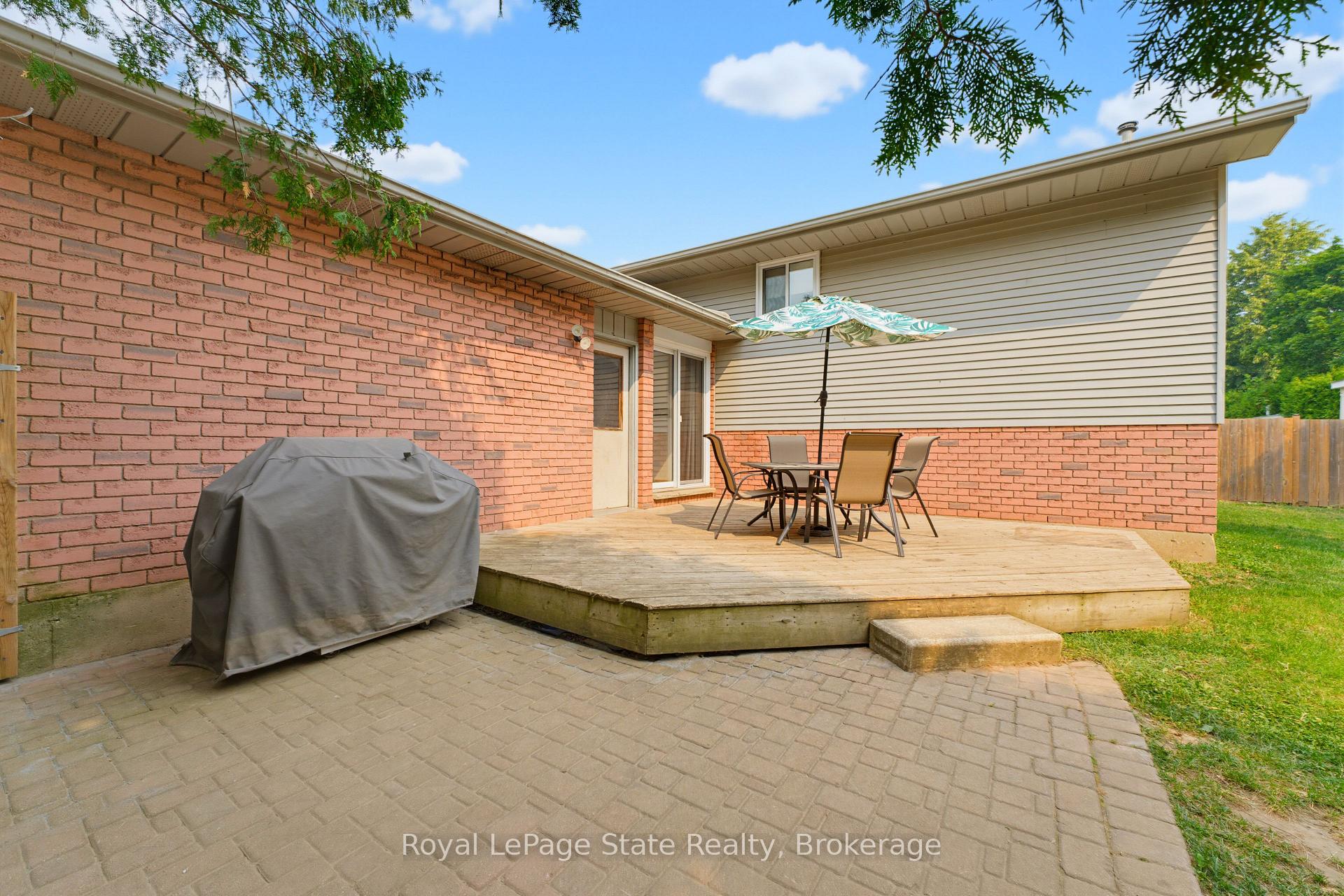 Photo 38 of 24 Edward Avenue, Brant, Paris — HOMEH