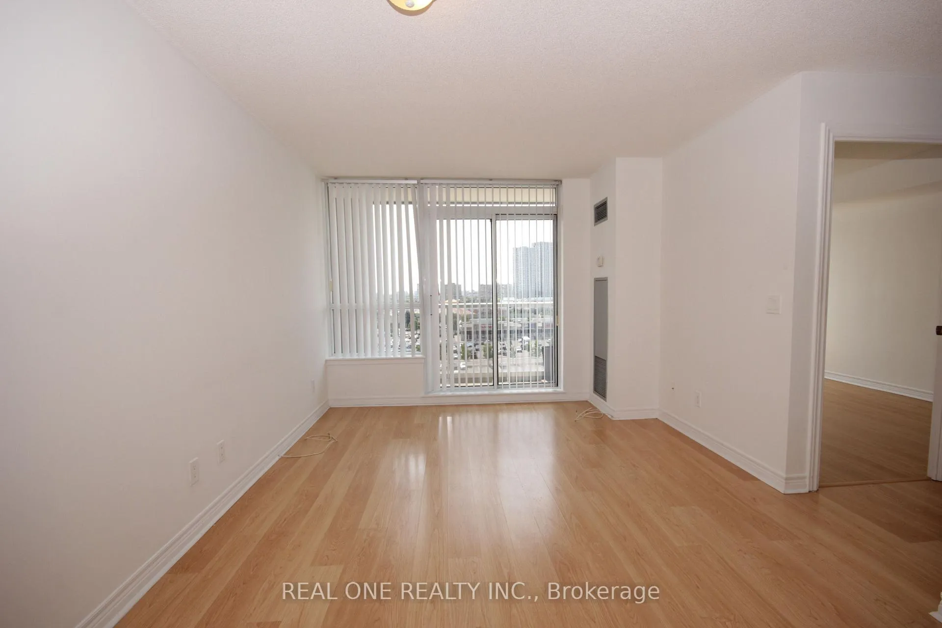 Photo 8 of Unit 801, 15 North Park Road, Vaughan, Beverley Glen — HOMEH