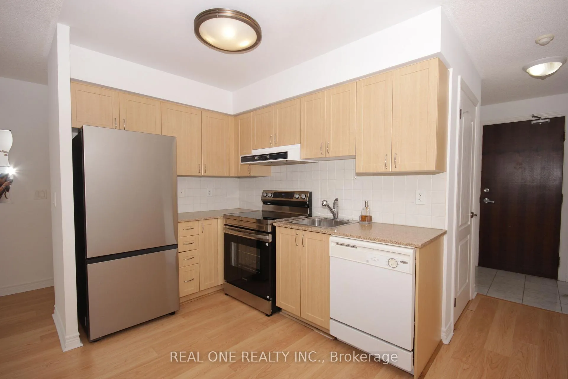 Photo 10 of Unit 801, 15 North Park Road, Vaughan, Beverley Glen — HOMEH