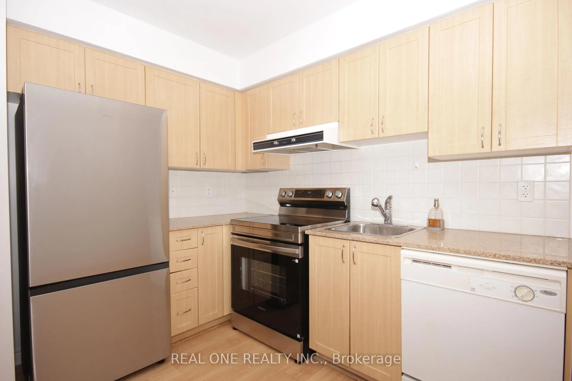 Photo 12 of Unit 801, 15 North Park Road, Vaughan, Beverley Glen — HOMEH