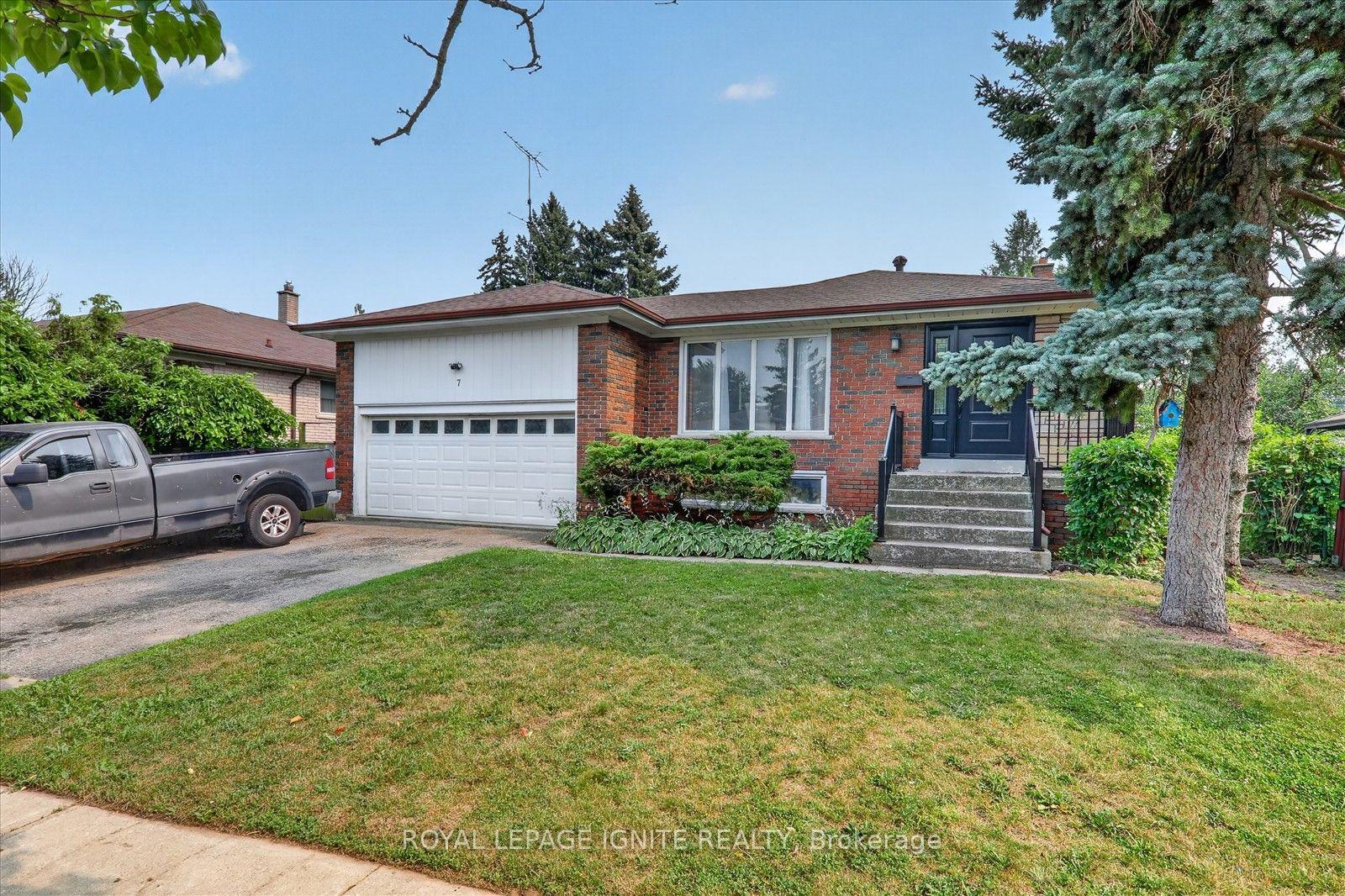 Photo 2 of 7 Briarbluff Avenue, Scarborough, West Hill — HOMEH