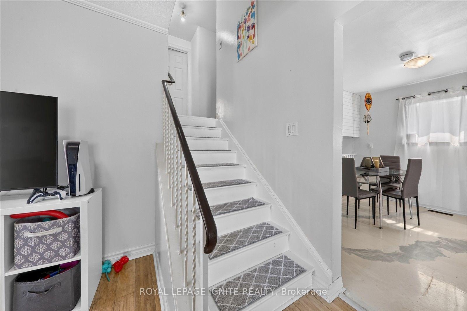 Photo 17 of 7 Briarbluff Avenue, Scarborough, West Hill — HOMEH