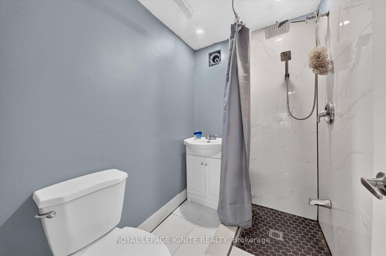 Photo 37 of 7 Briarbluff Avenue, Scarborough, West Hill — HOMEH