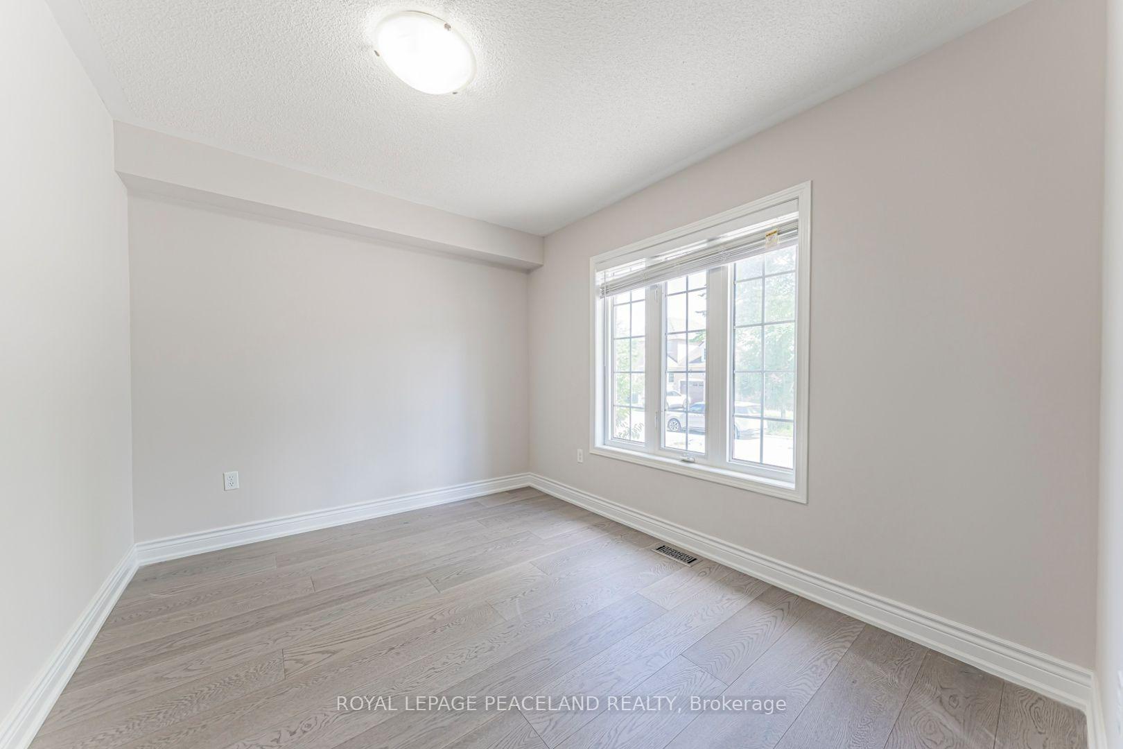 Photo 4 of 152 Flagstone Way, Newmarket, Woodland Hill — HOMEH
